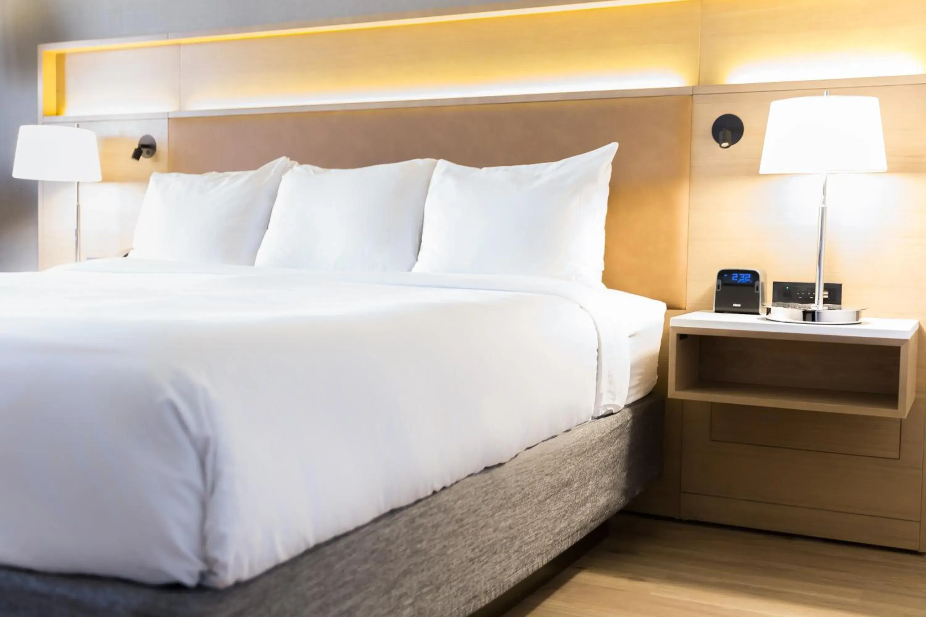 One-Bedroom King Suite with Sofa Bed - Non-Smoking in Radisson Hotel Sunnyvale - Silicon Valley One-Bedroom King Suite with Sofa Bed - Non-Smoking in Radisson Hotel Sunnyvale - Silicon Valley