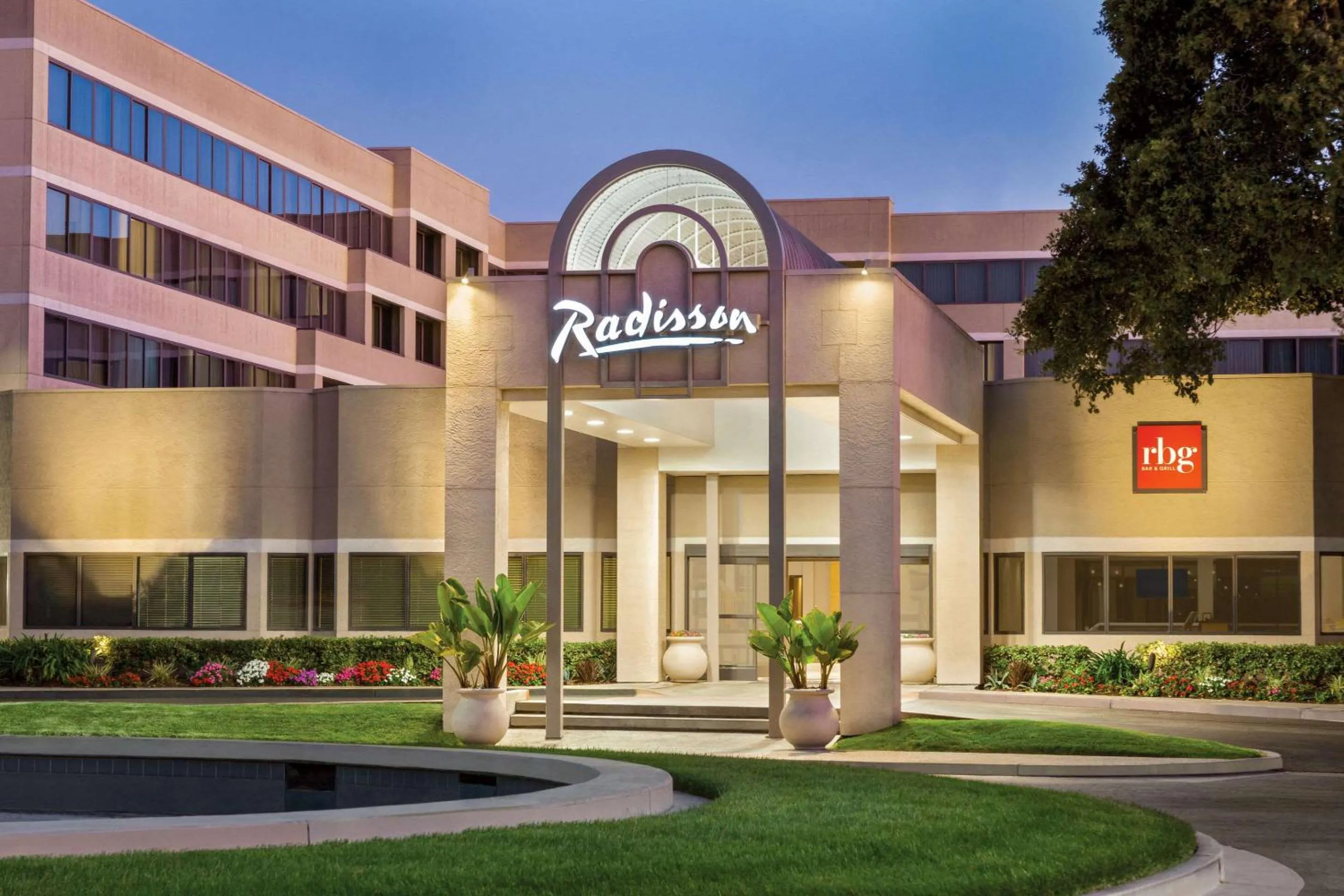 Property building in Radisson Hotel Sunnyvale - Silicon Valley