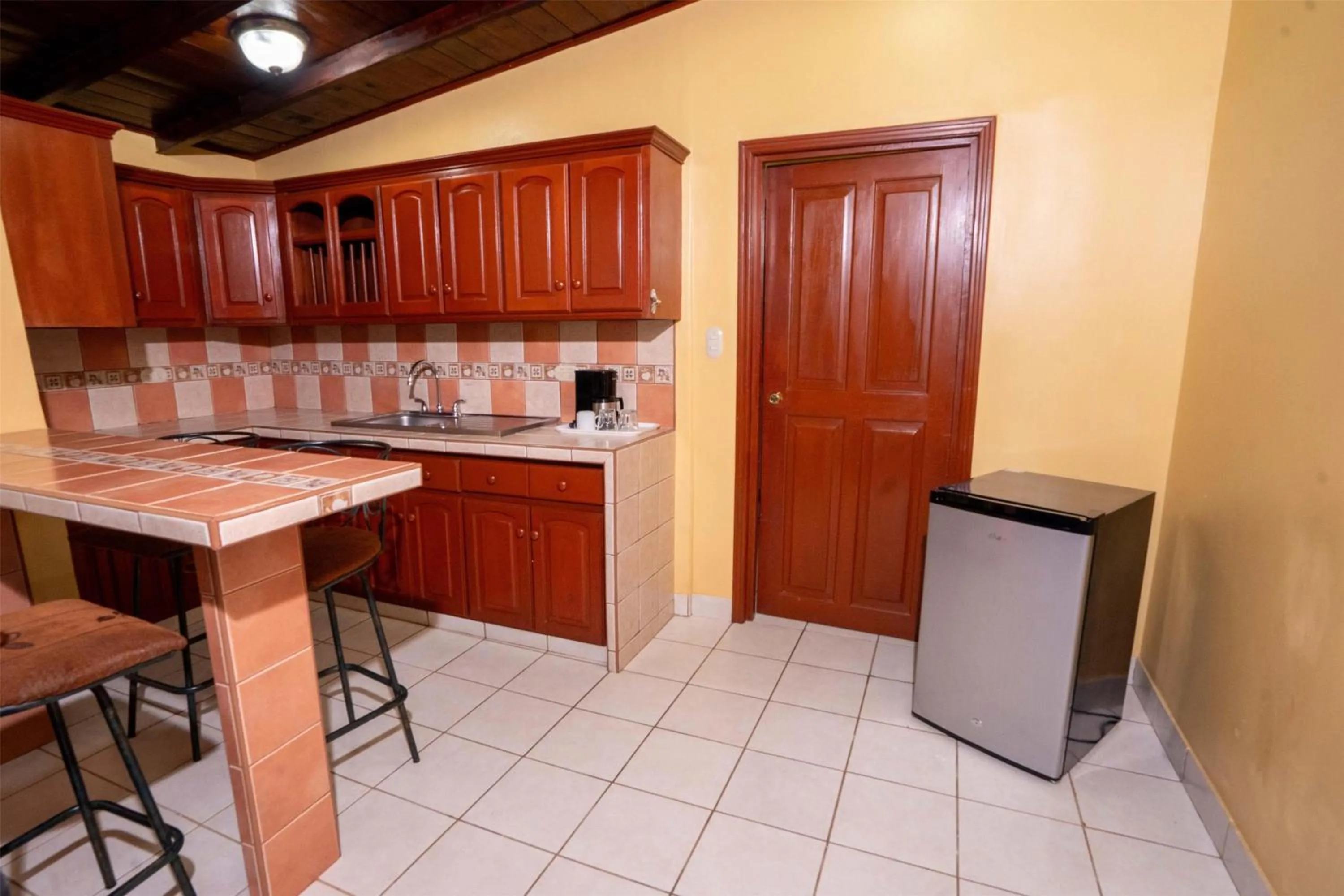 Photo of the whole room in Best Western Las Mercedes Airport