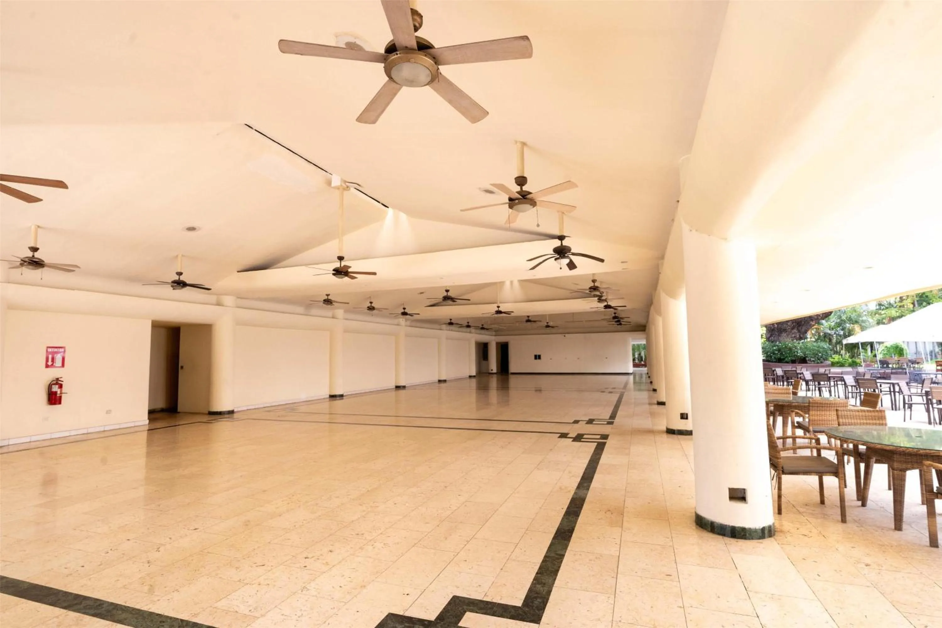 Banquet/Function facilities in Best Western Las Mercedes Airport