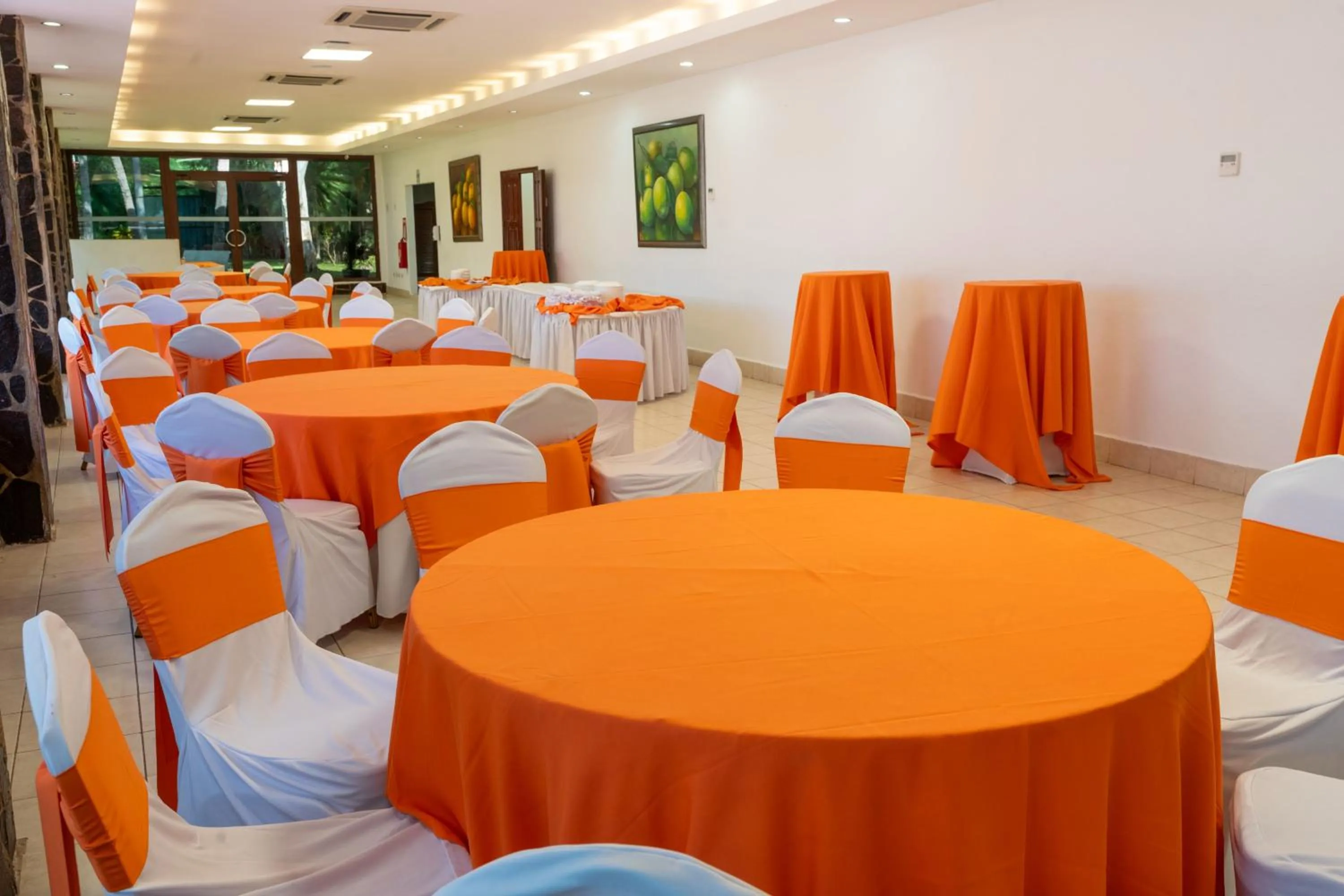 Banquet/Function facilities in Best Western Las Mercedes Airport