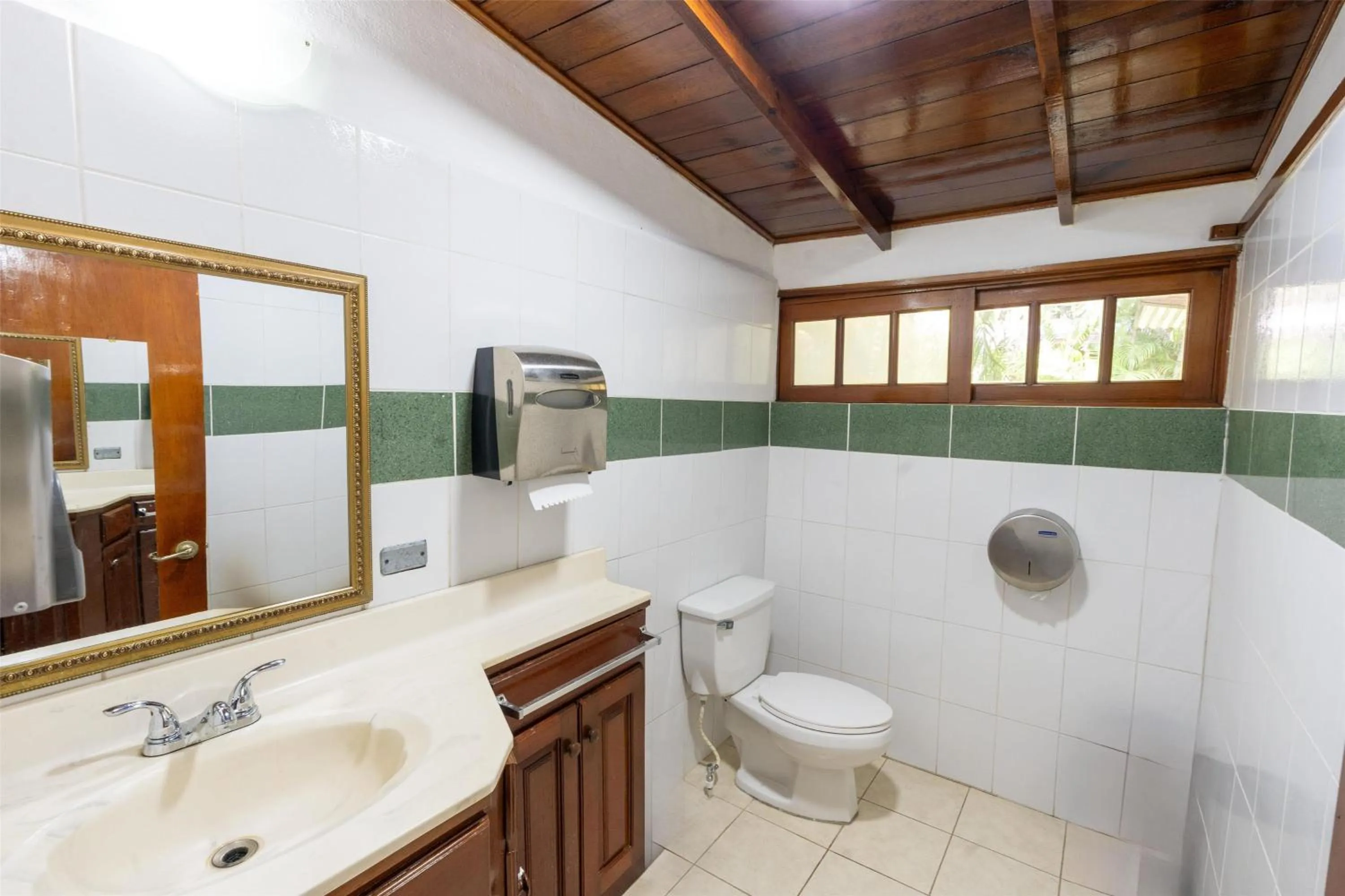 Meeting/conference room in Best Western Las Mercedes Airport