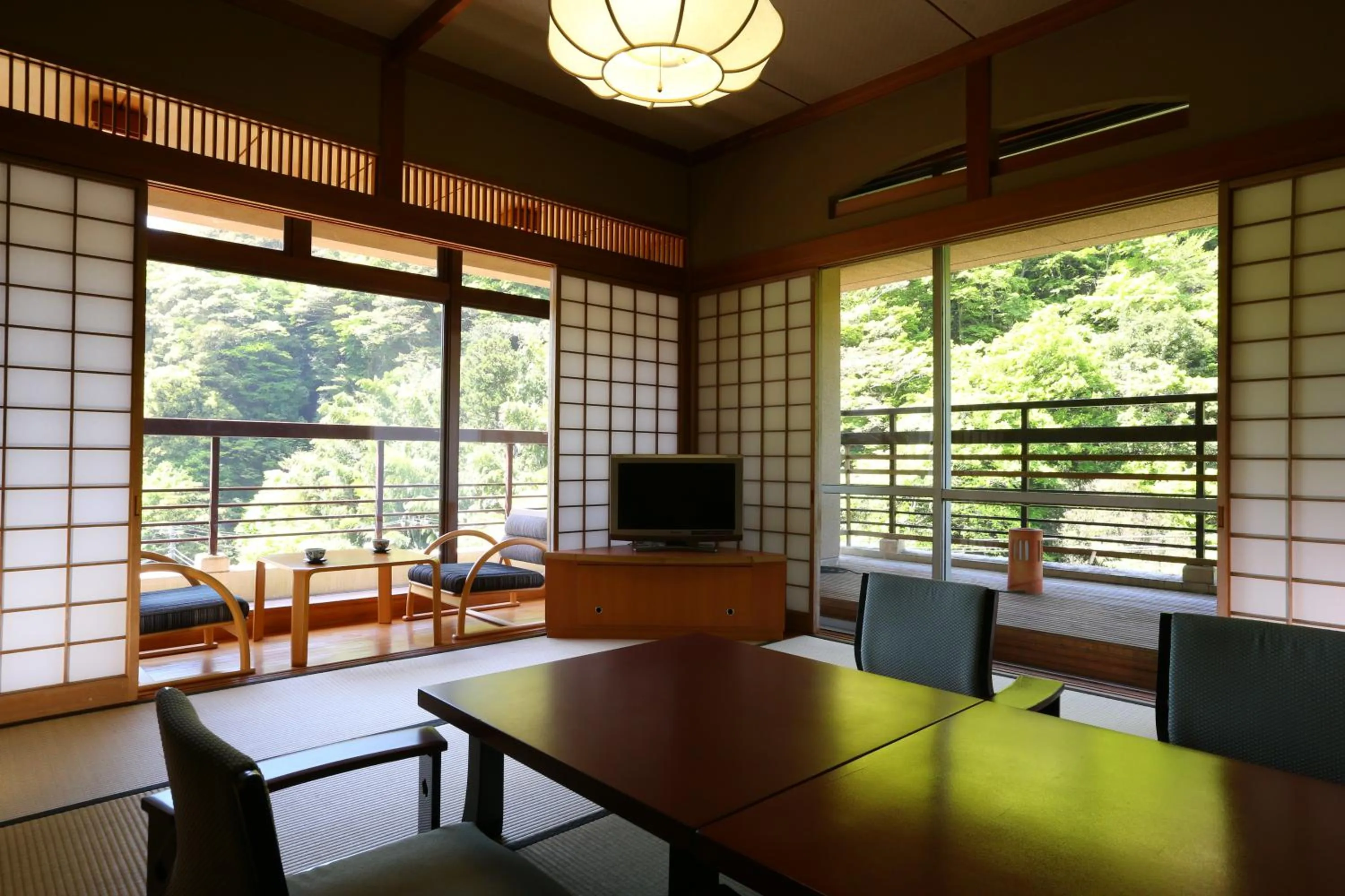 Photo of the whole room in Oku Yugawara SANSUIROU