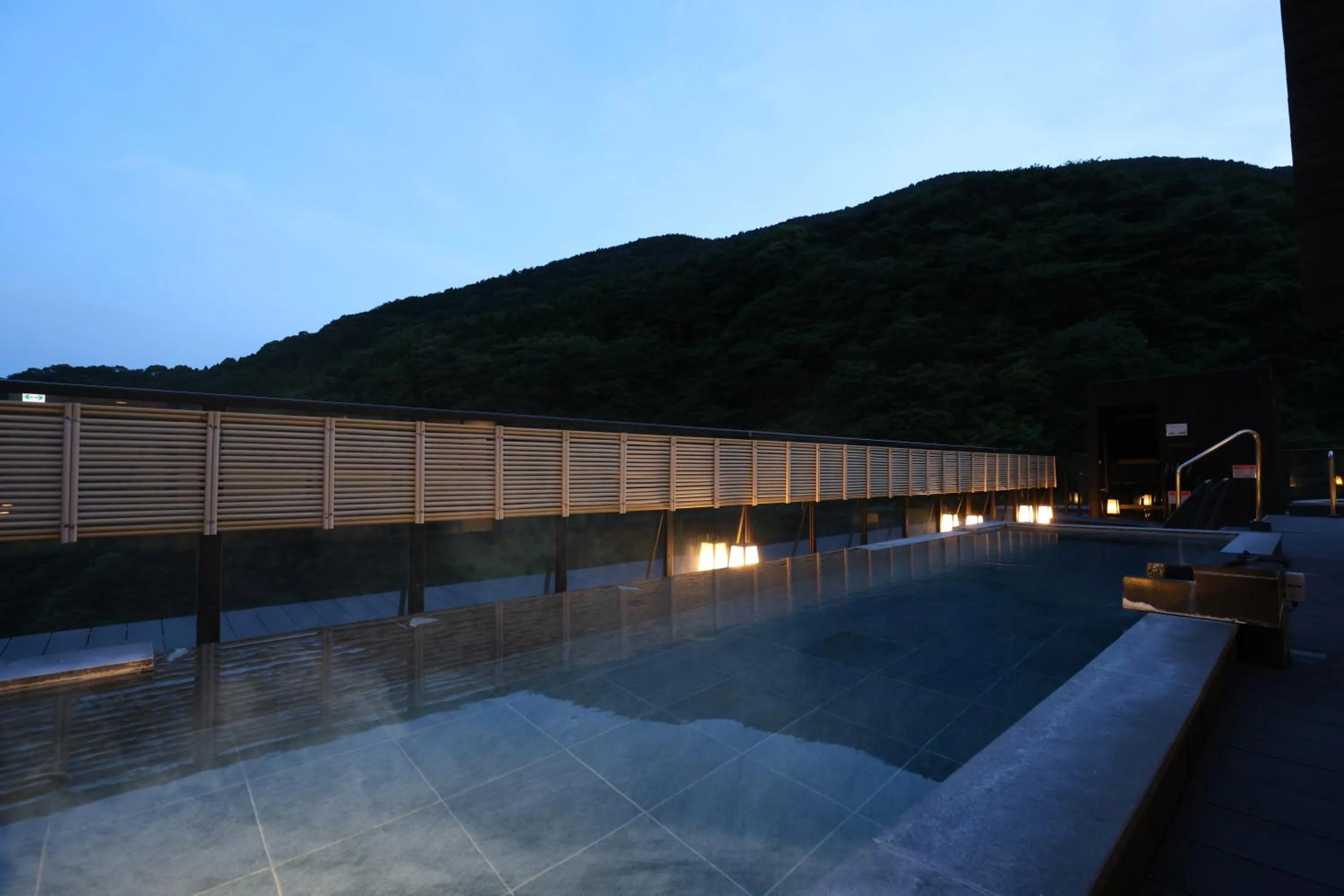 Hot Spring Bath in Oku Yugawara SANSUIROU