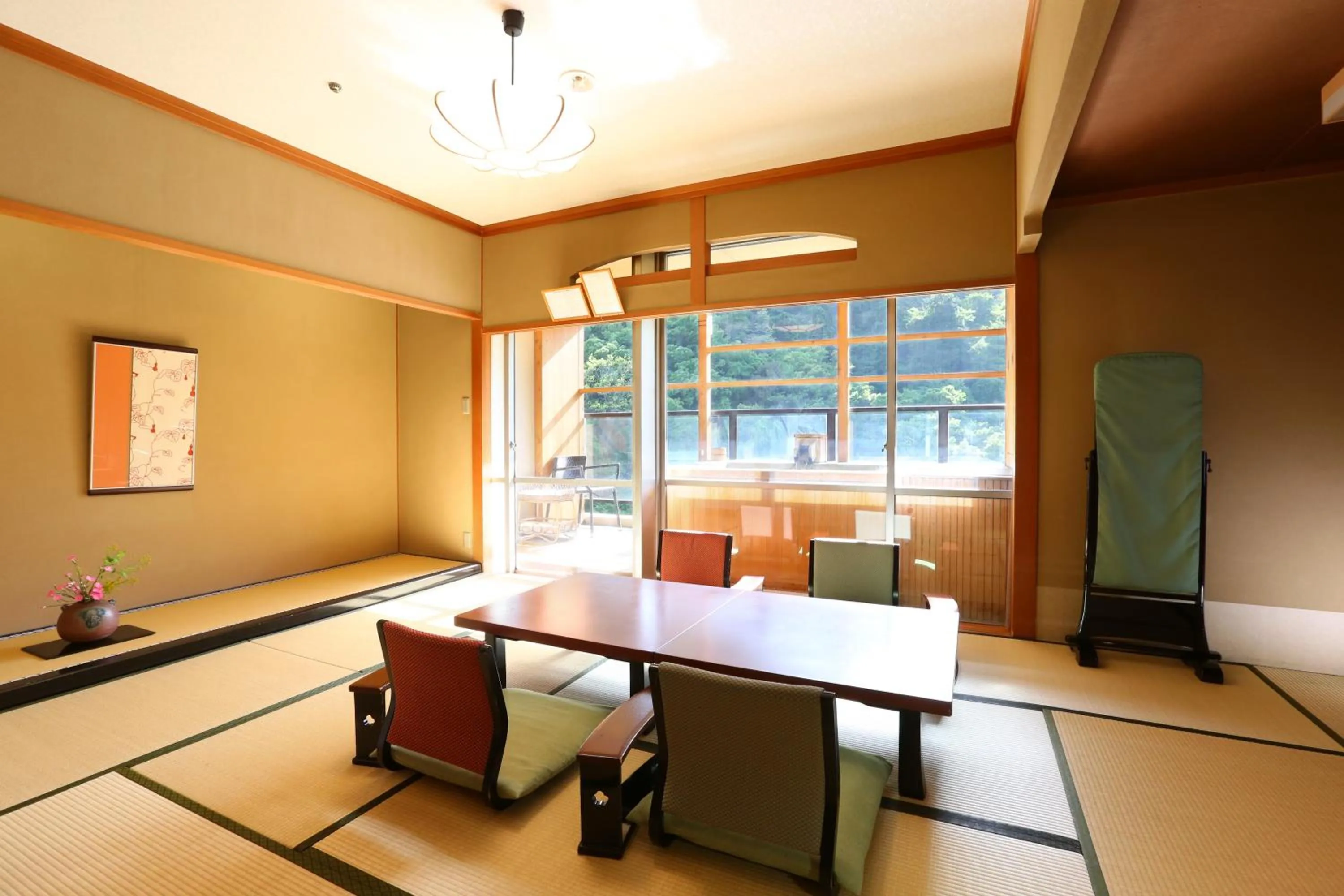 Photo of the whole room in Oku Yugawara SANSUIROU