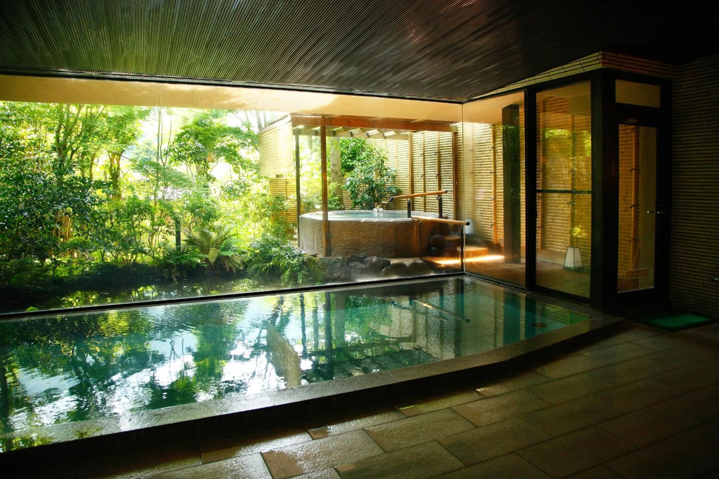 Hot Spring Bath in Oku Yugawara Tsubaki