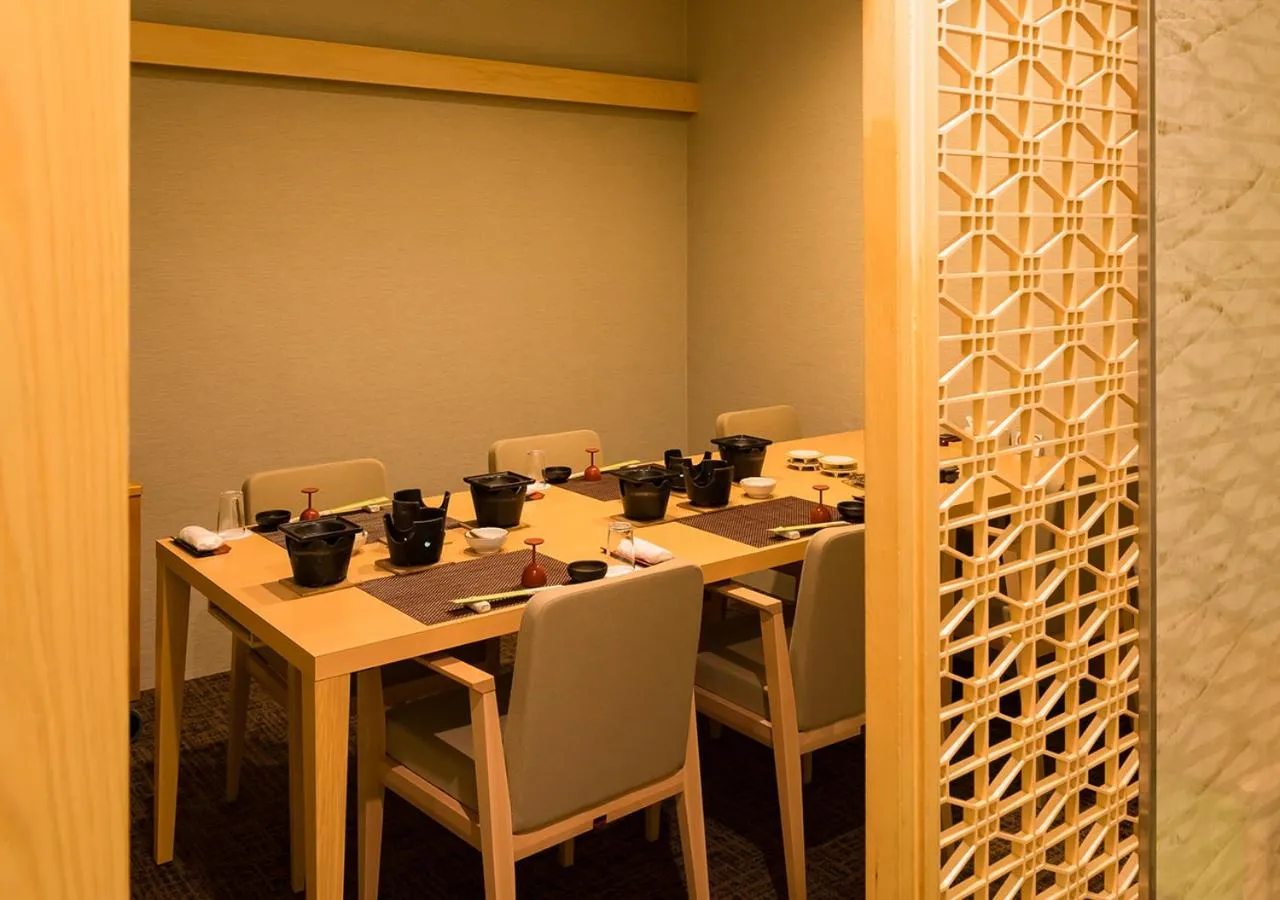 Restaurant/places to eat in Haiya