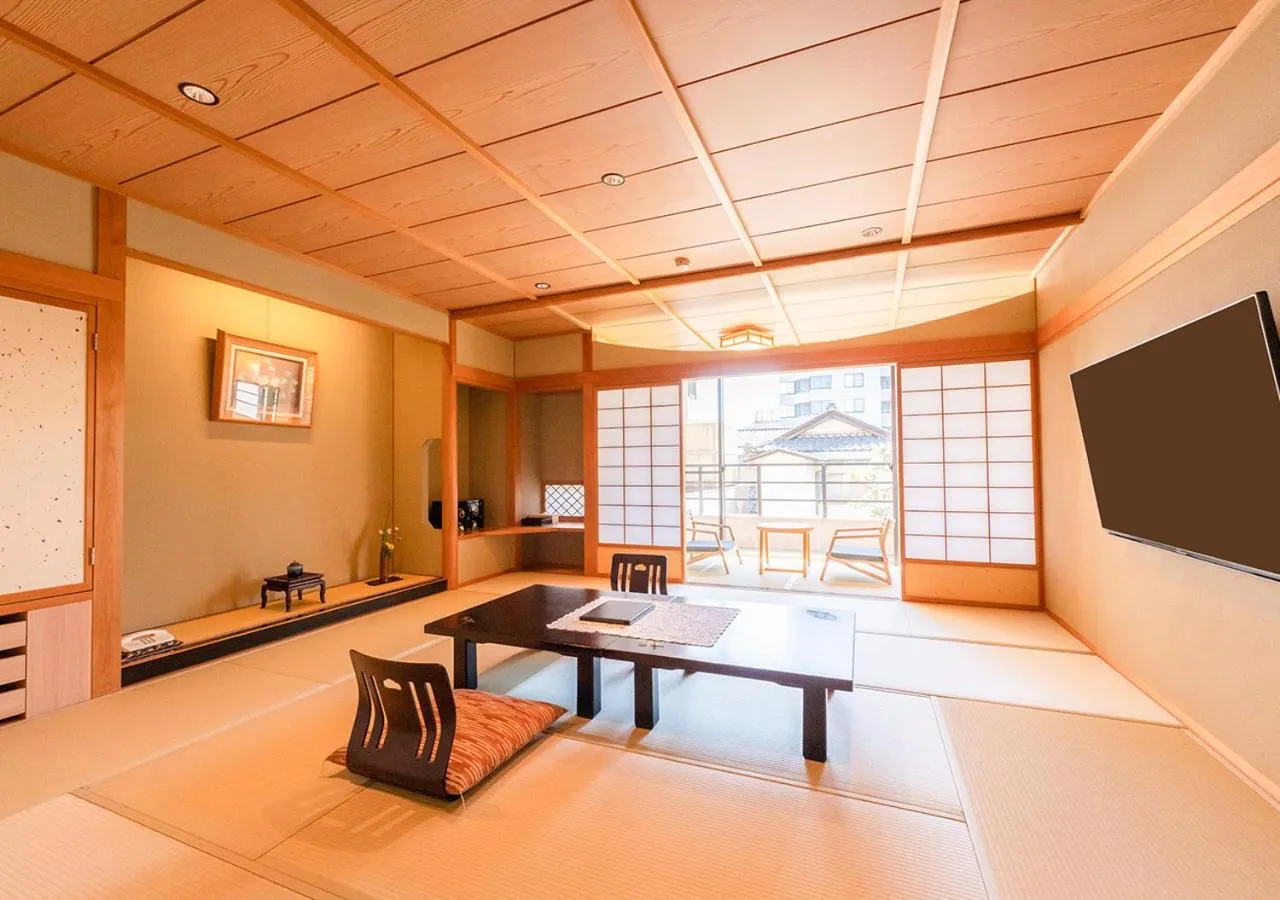 Photo of the whole room in Haiya