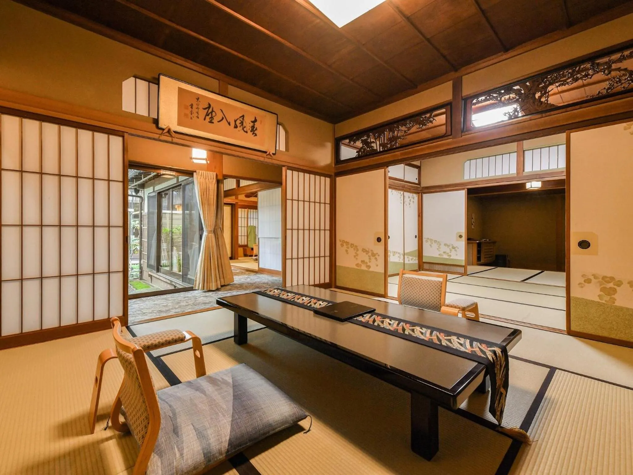 Photo of the whole room in Haiya