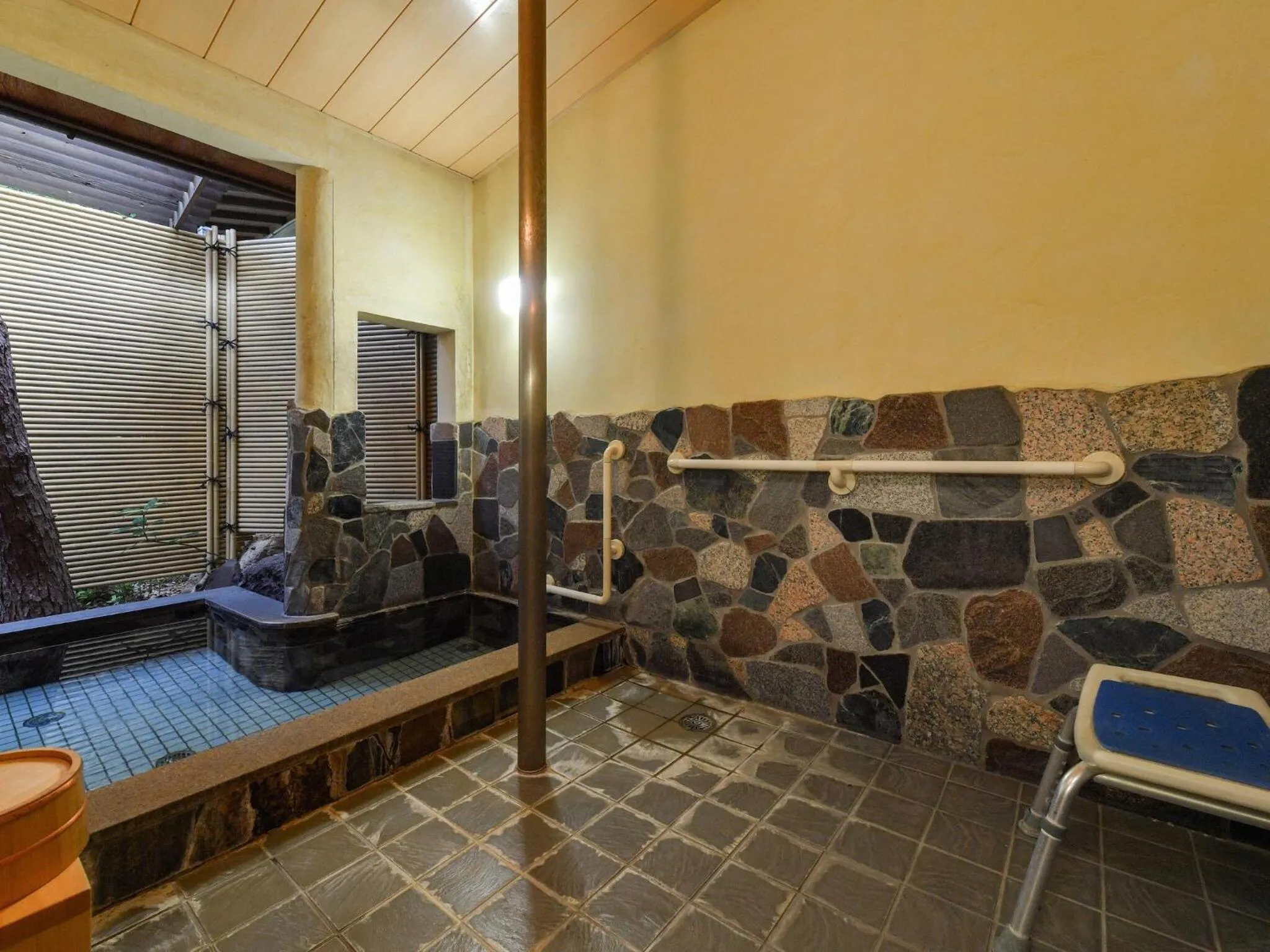 Hot Spring Bath in Haiya