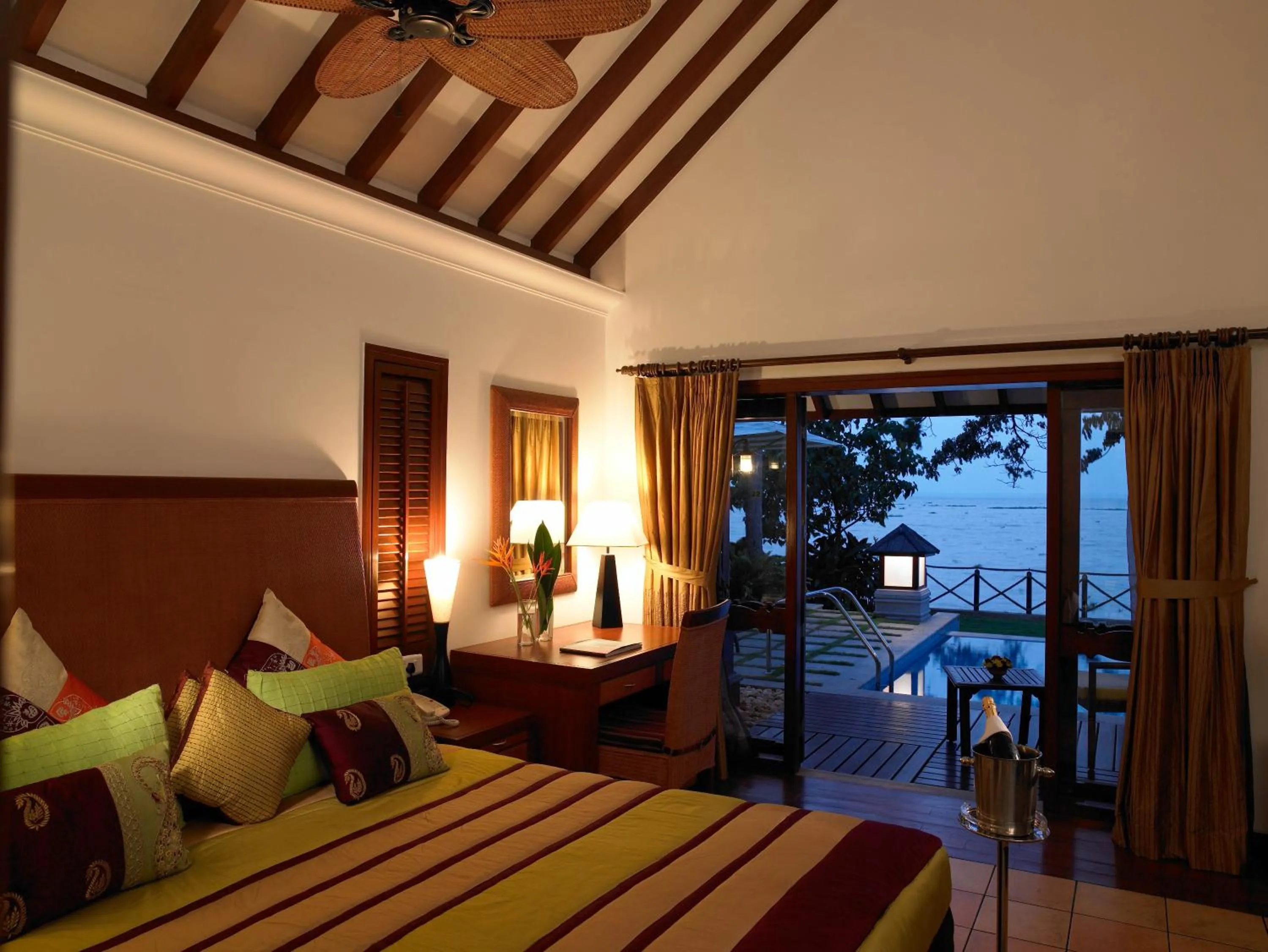 Photo of the whole room, Bed in The Zuri Kumarakom Kerala Resort & Spa