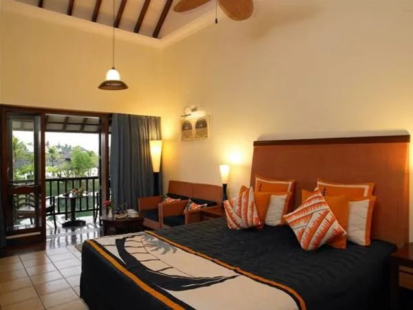 People, Bed in The Zuri Kumarakom Kerala Resort & Spa