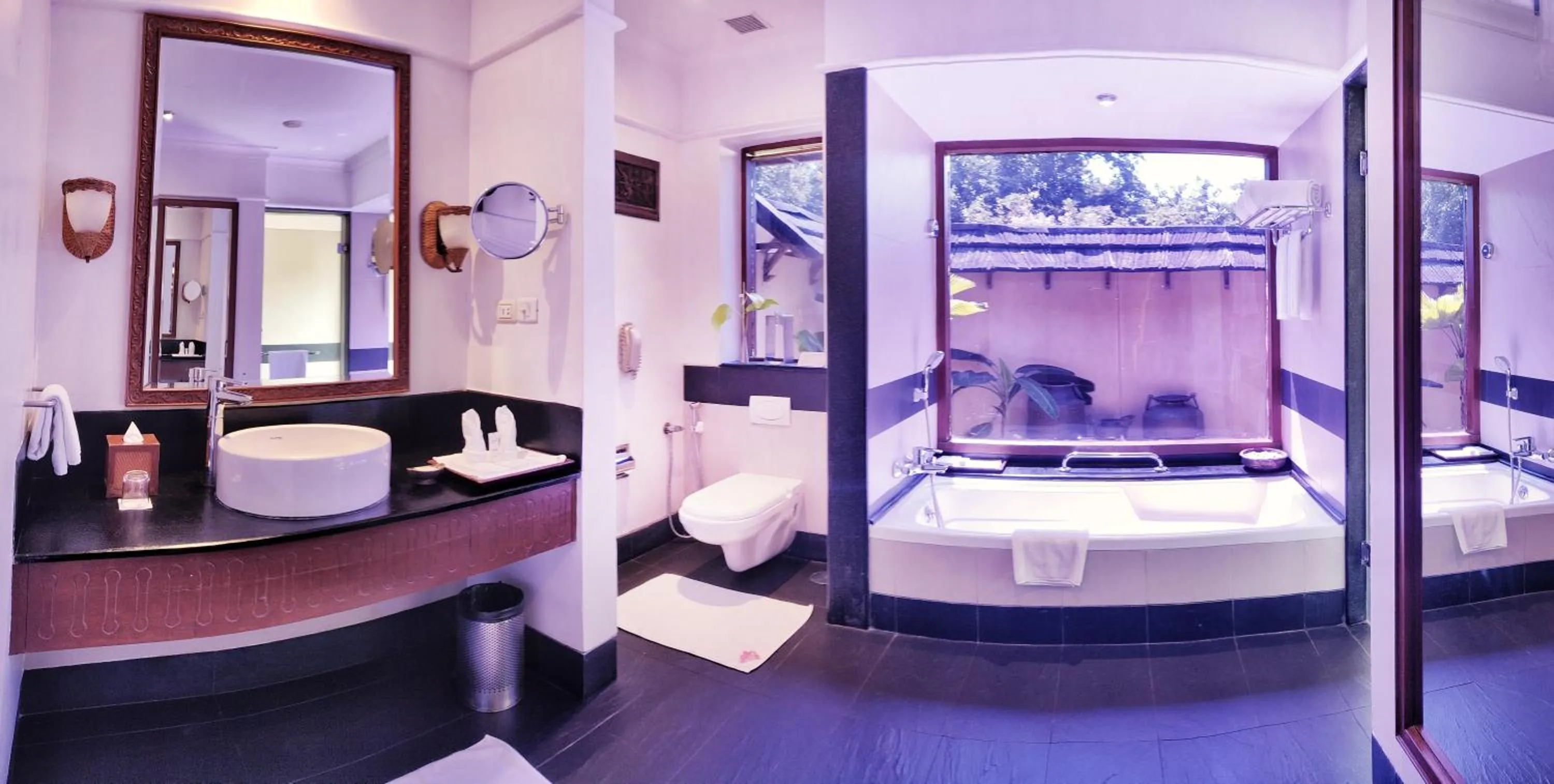 Shower, Bed in The Zuri Kumarakom Kerala Resort & Spa