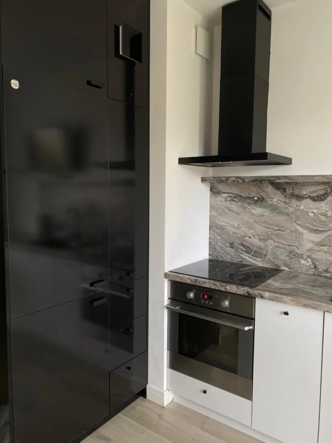 Kitchen or kitchenette in Sleepy3city Apartments Batorego 9