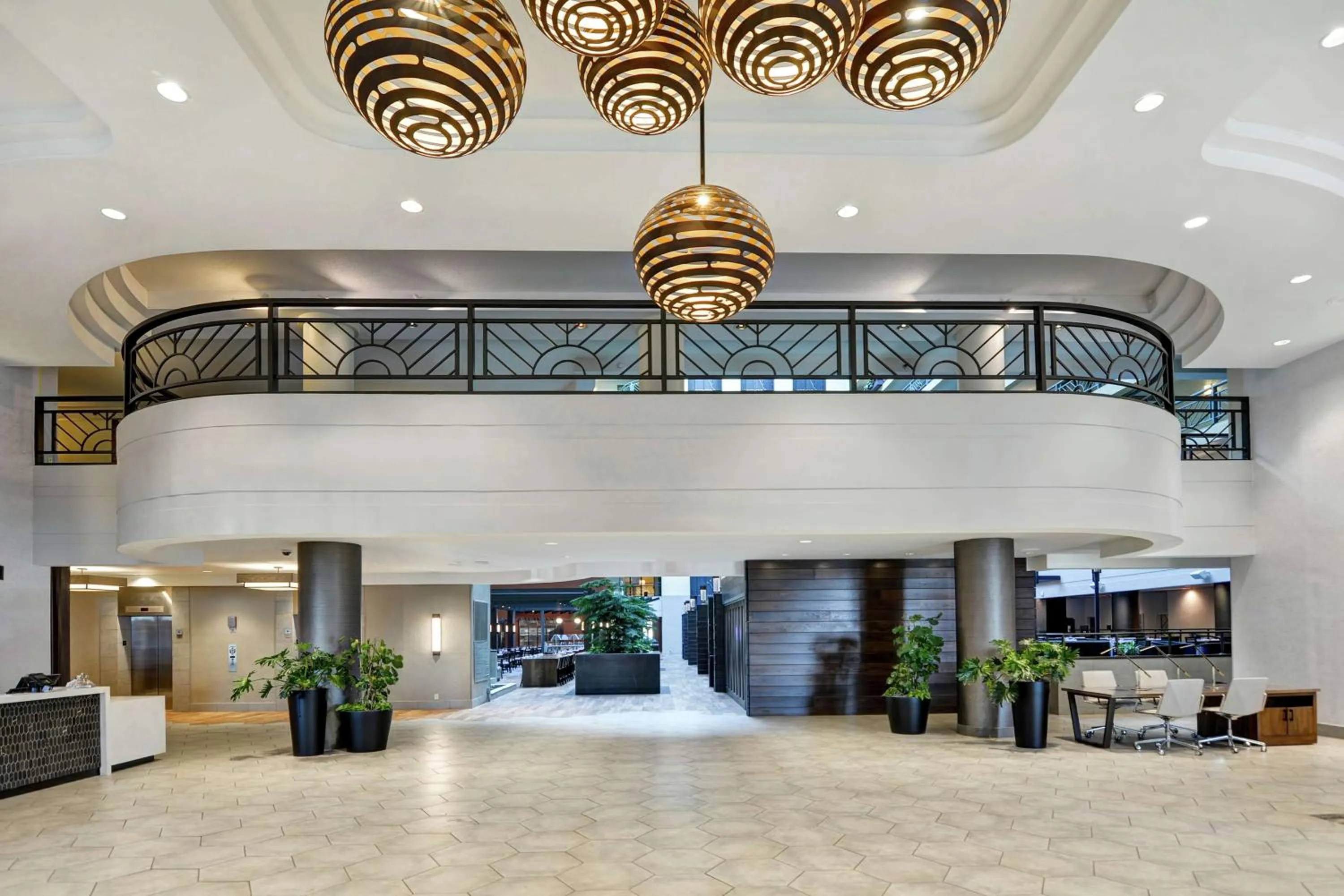Lobby or reception in Embassy Suites by Hilton Minneapolis Airport