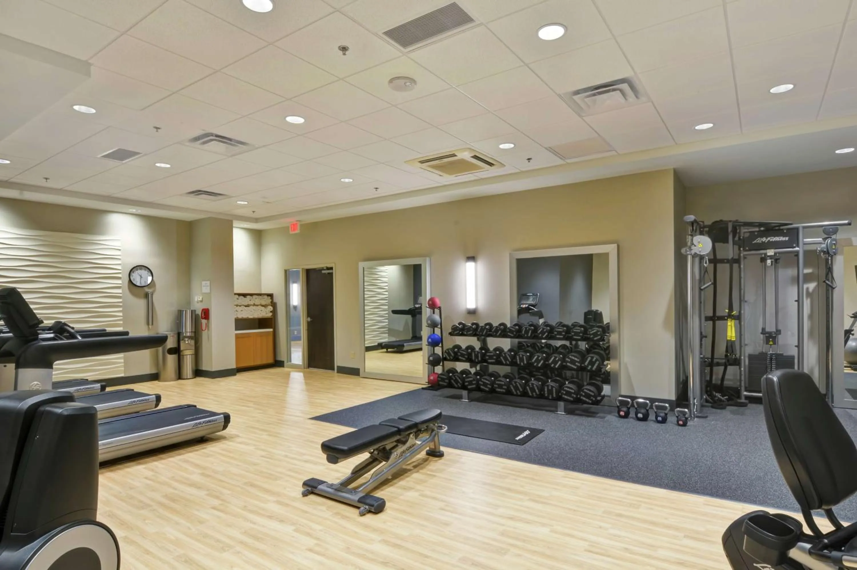 Fitness centre/facilities in Embassy Suites by Hilton Minneapolis Airport