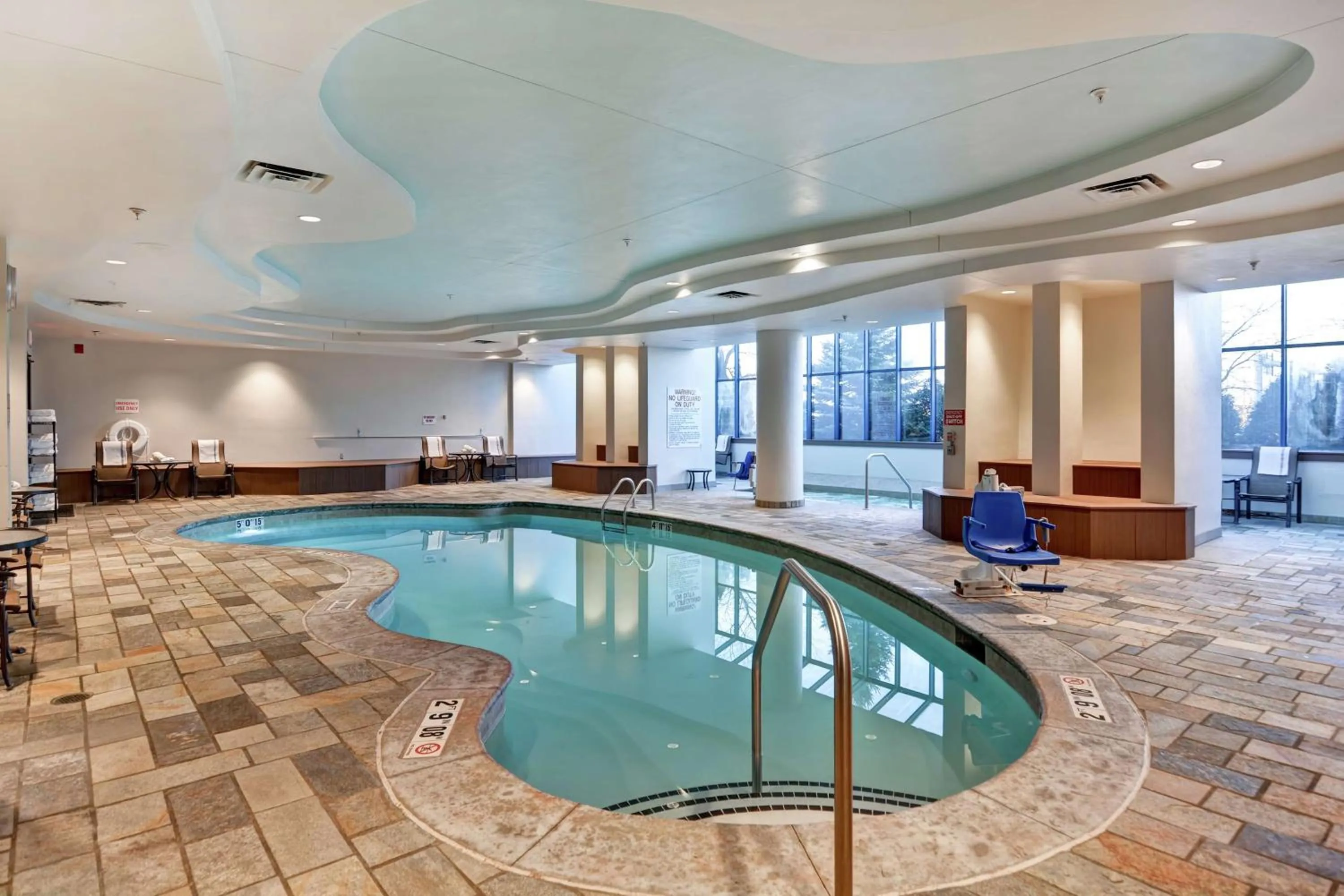 Pool view in Embassy Suites by Hilton Minneapolis Airport