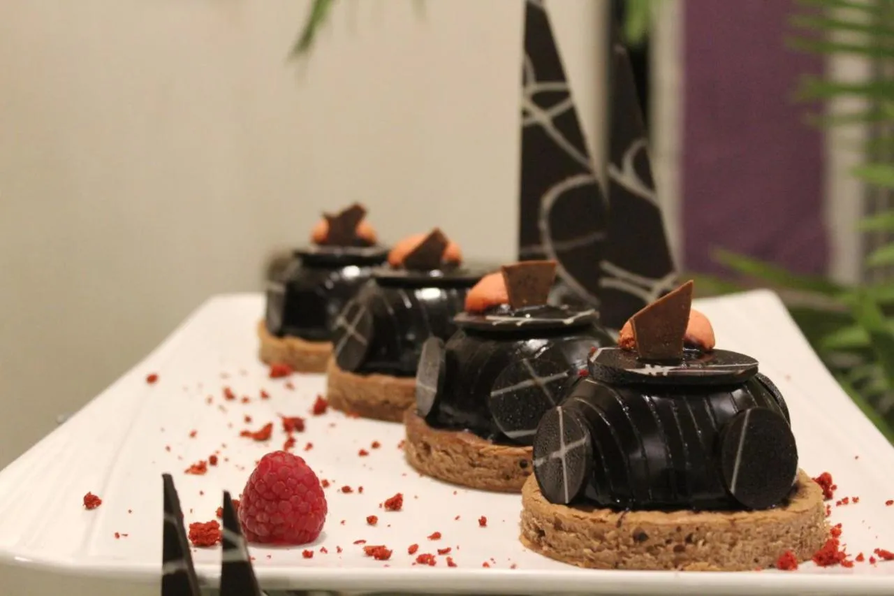 Restaurant/places to eat in Violet Al Azizia Hotel MASJID Al Qatari