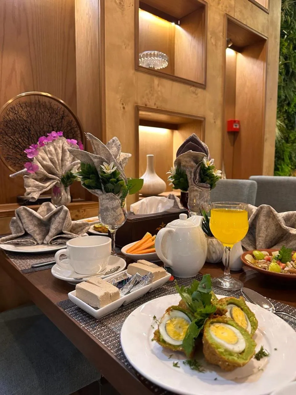 Restaurant/places to eat in Violet Al Azizia Hotel MASJID Al Qatari