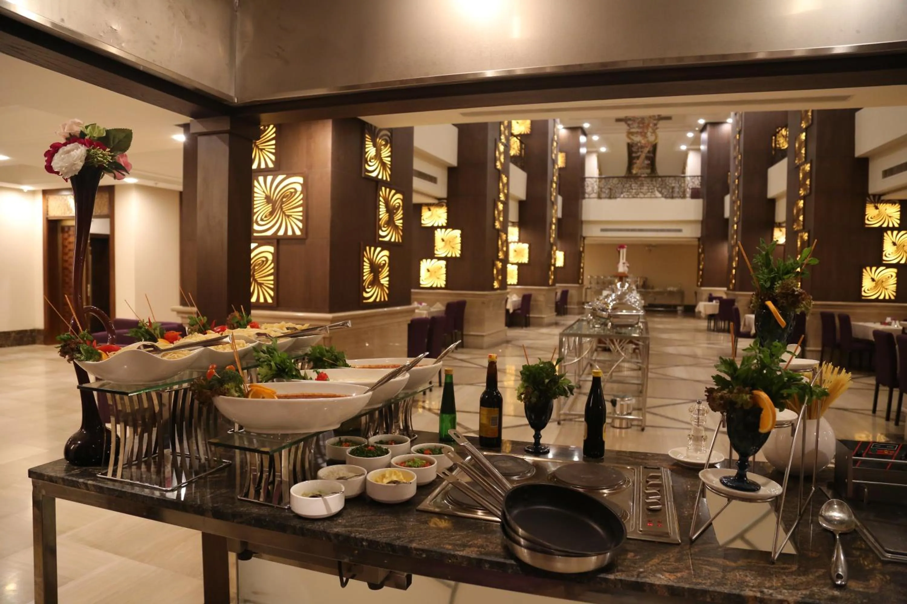 Restaurant/places to eat in Violet Al Azizia Hotel MASJID Al Qatari