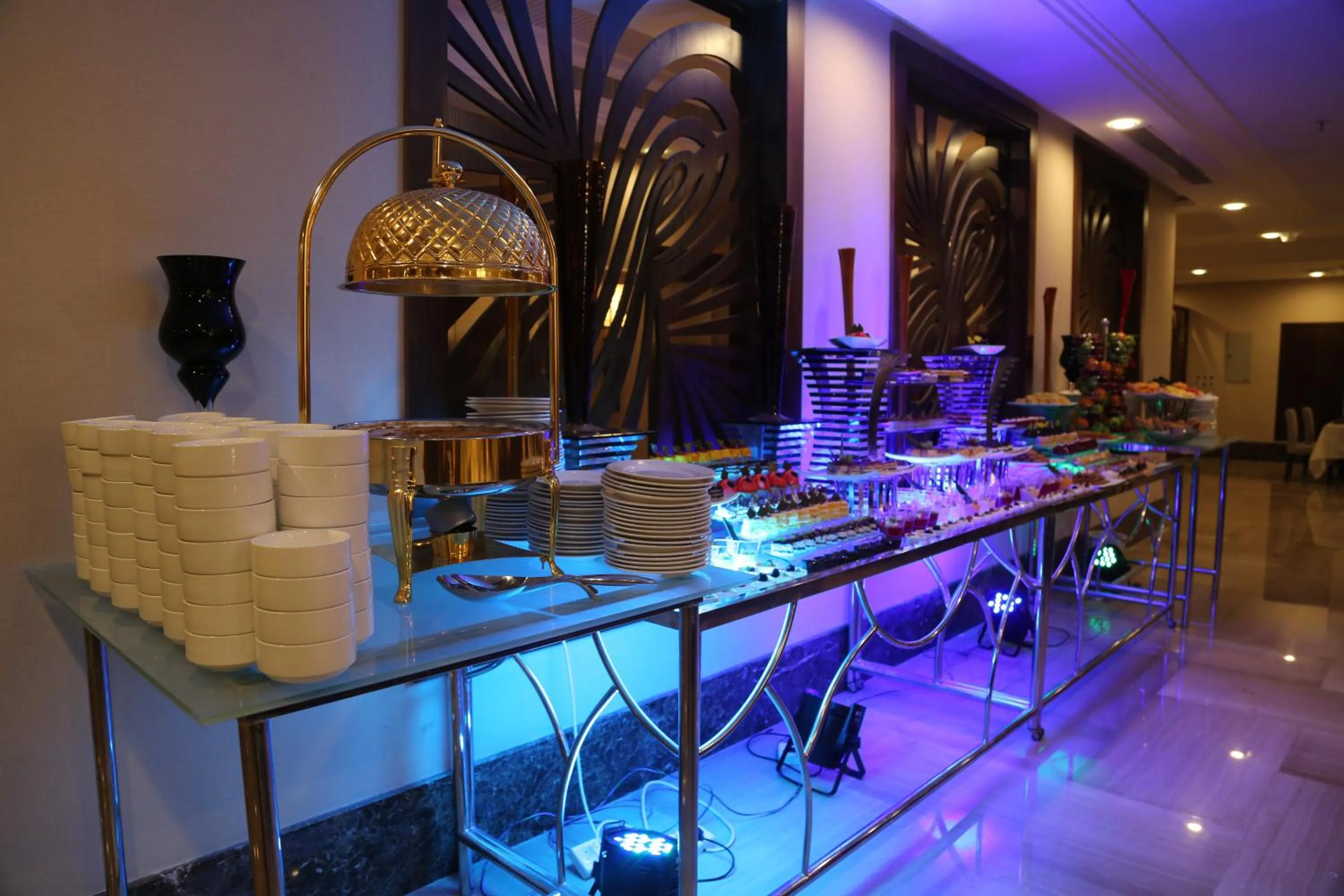 Restaurant/places to eat in Violet Al Azizia Hotel MASJID Al Qatari