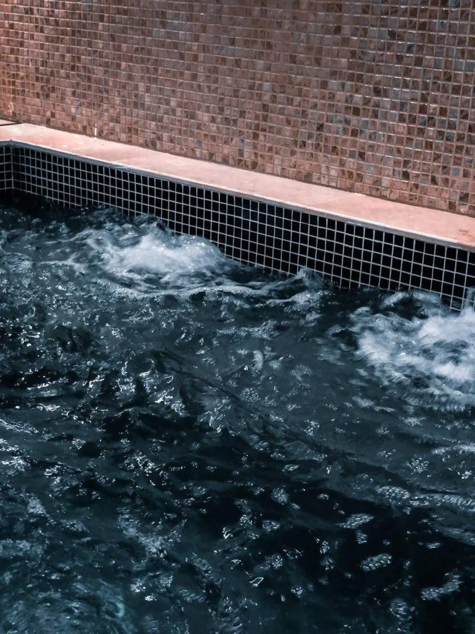 Swimming pool in Violet Al Azizia Hotel MASJID Al Qatari