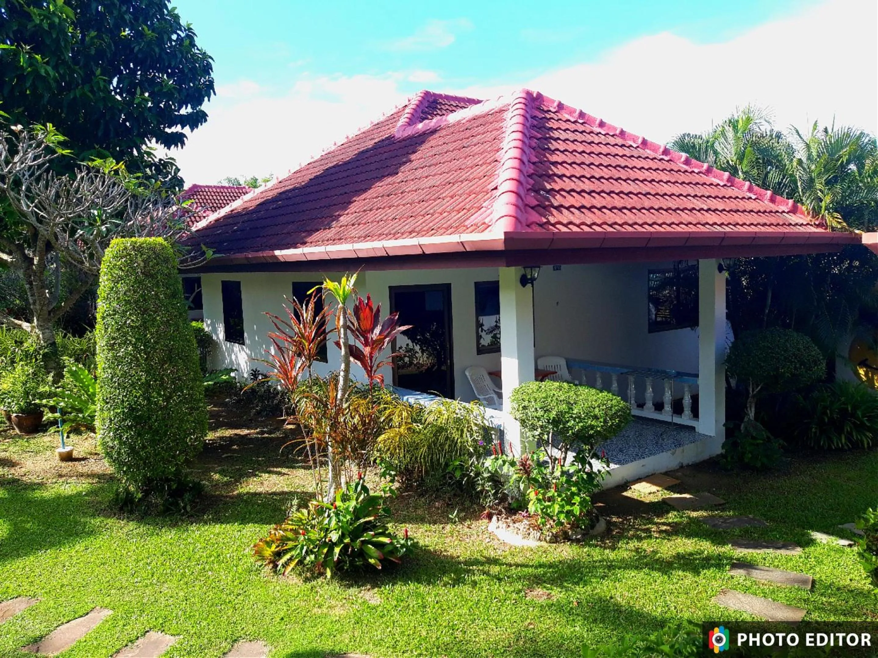 Property building in D&K Smiley Phuket Resort