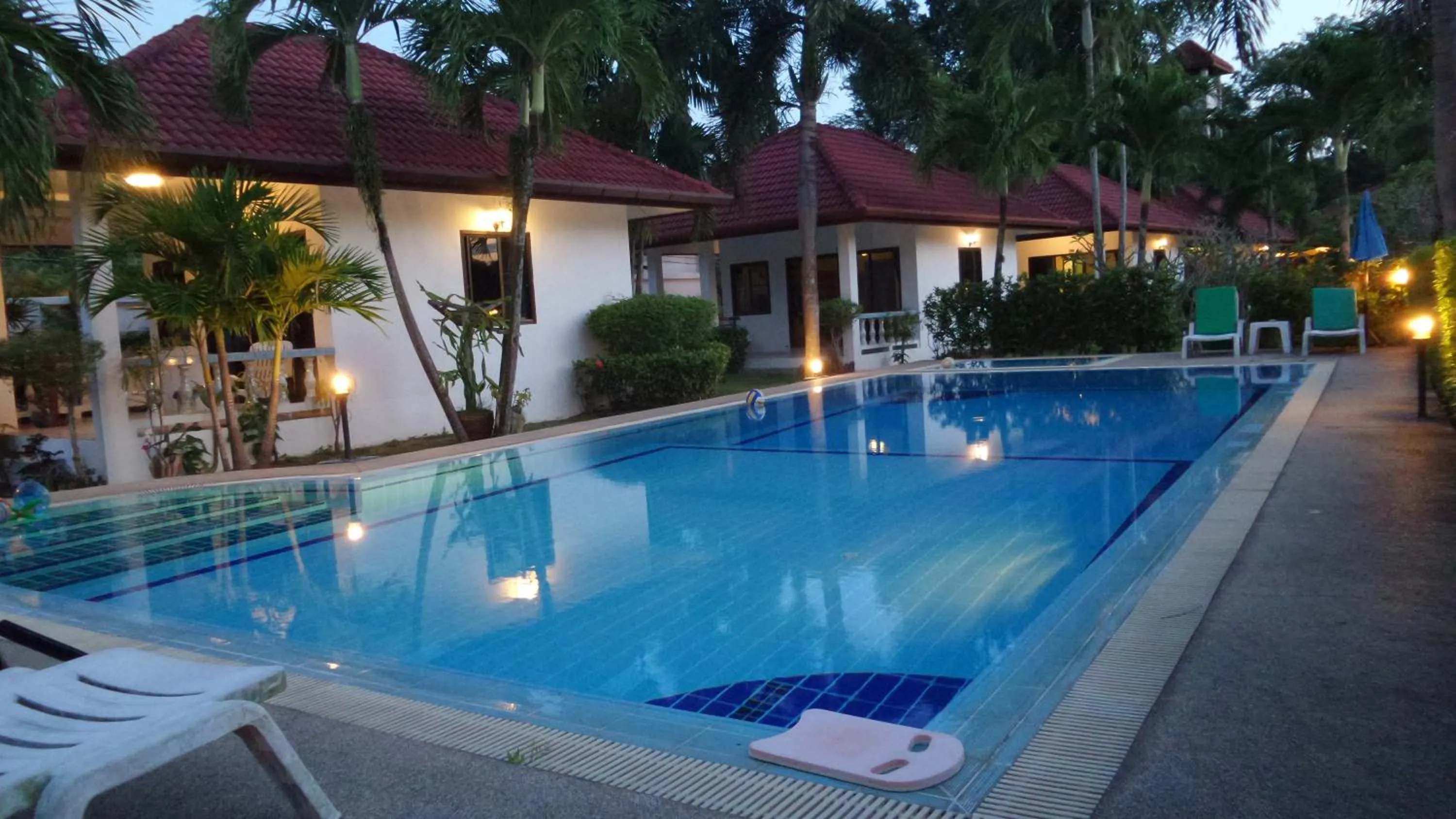 Swimming pool in D&K Smiley Phuket Resort