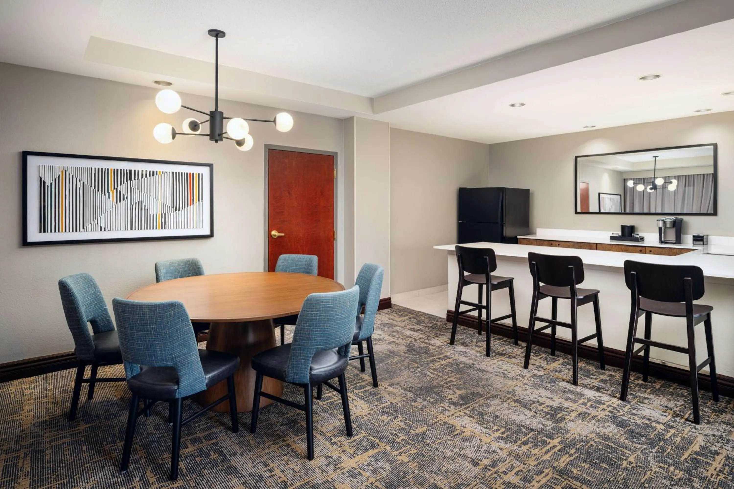 Living room in Embassy Suites Lincoln