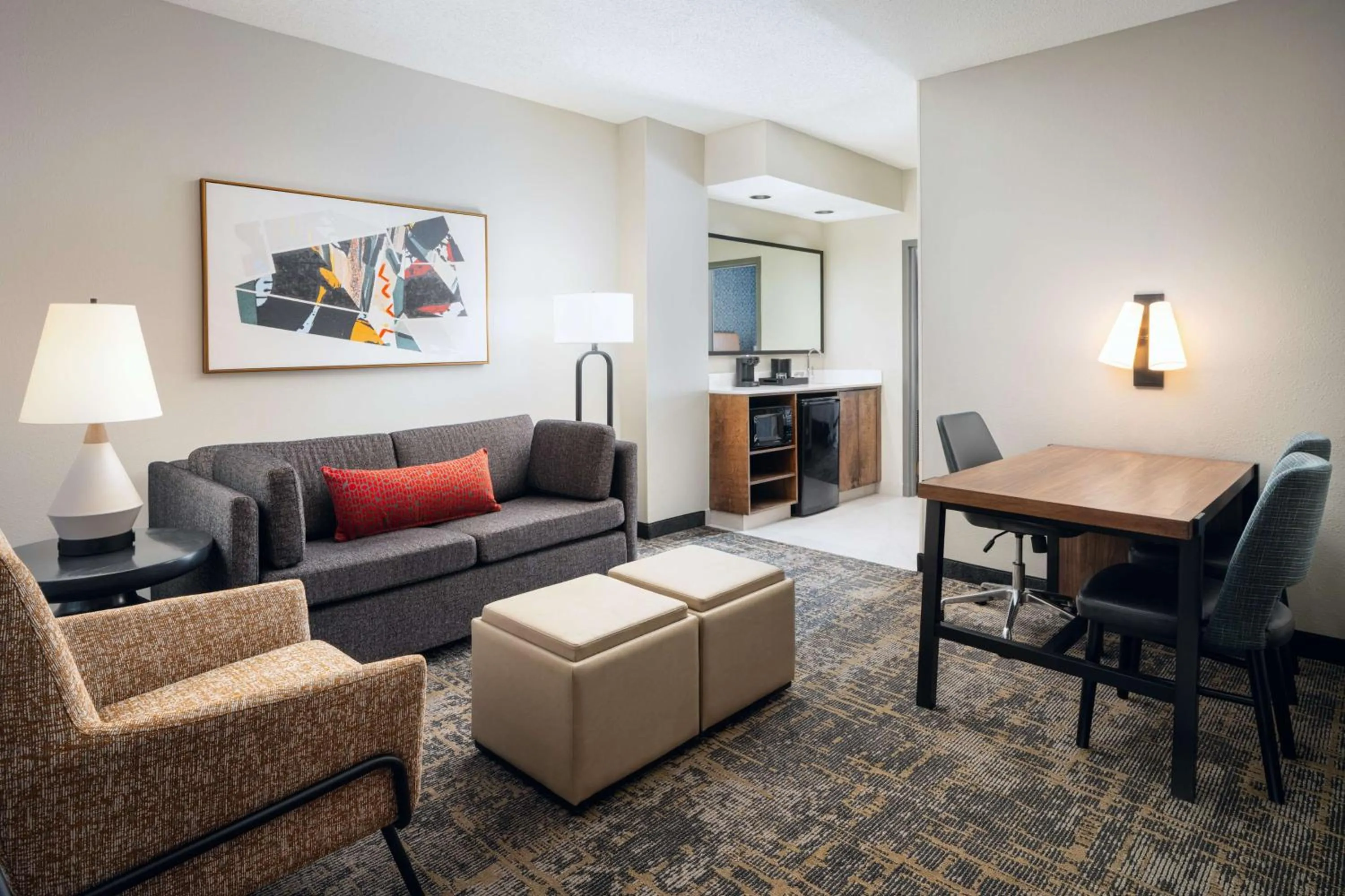 Living room in Embassy Suites Lincoln