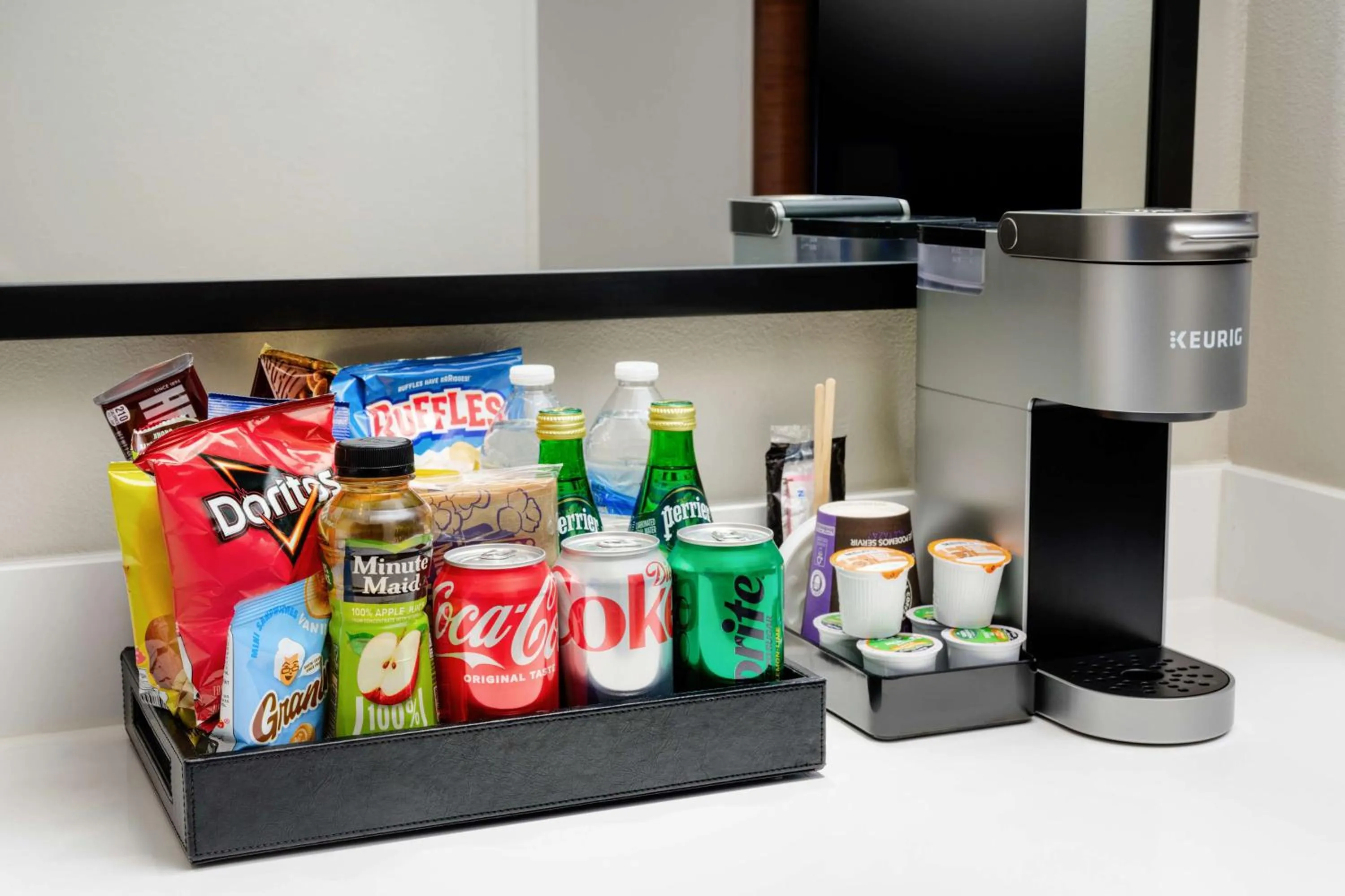 Photo of the whole room in Embassy Suites Lincoln