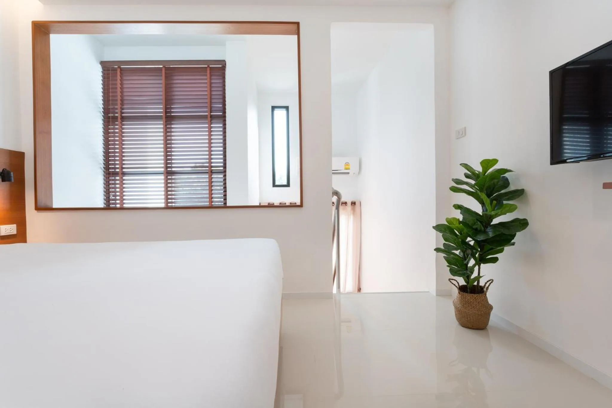 Bed in Barayan place