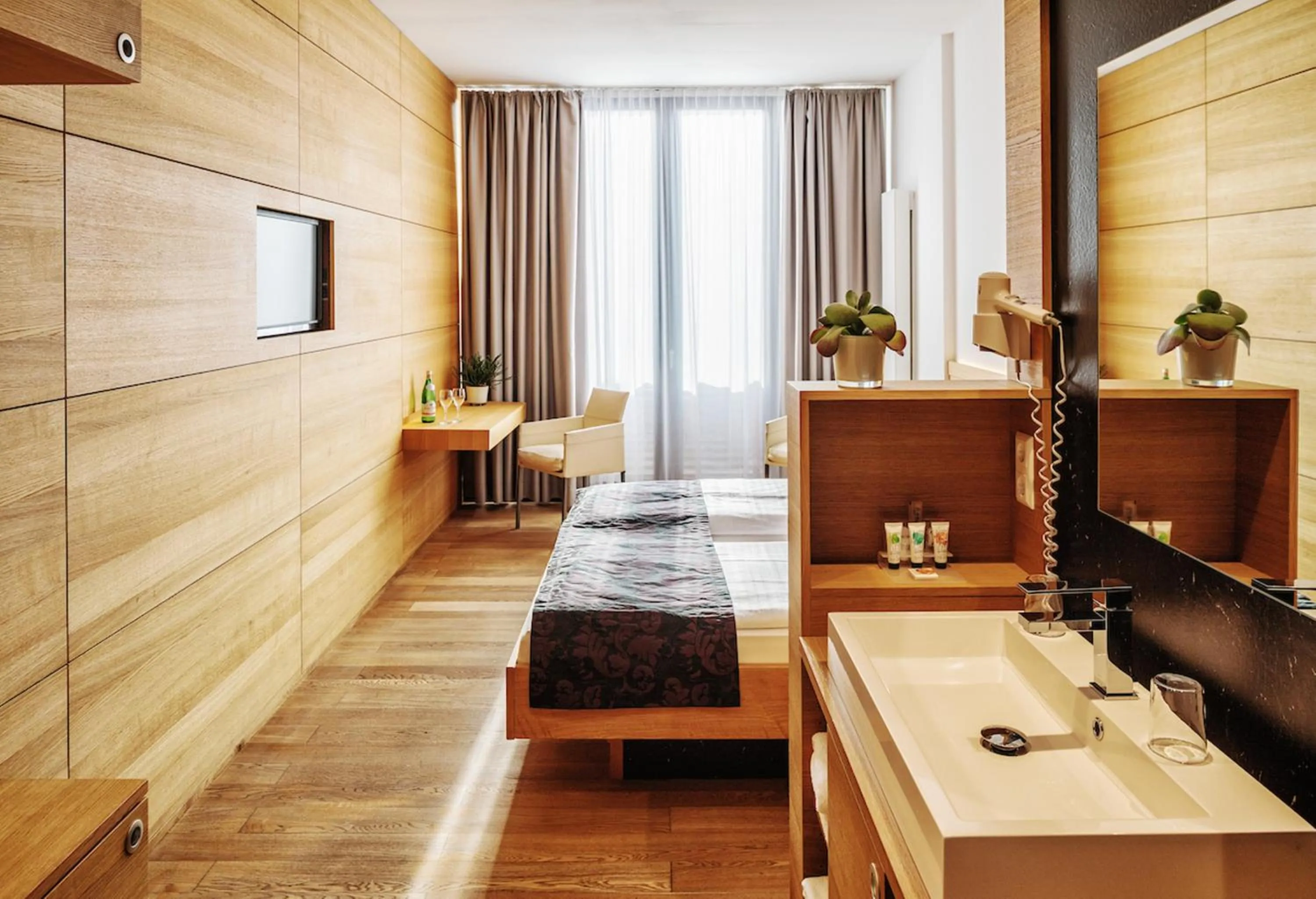 Photo of the whole room in Seehotel Litz