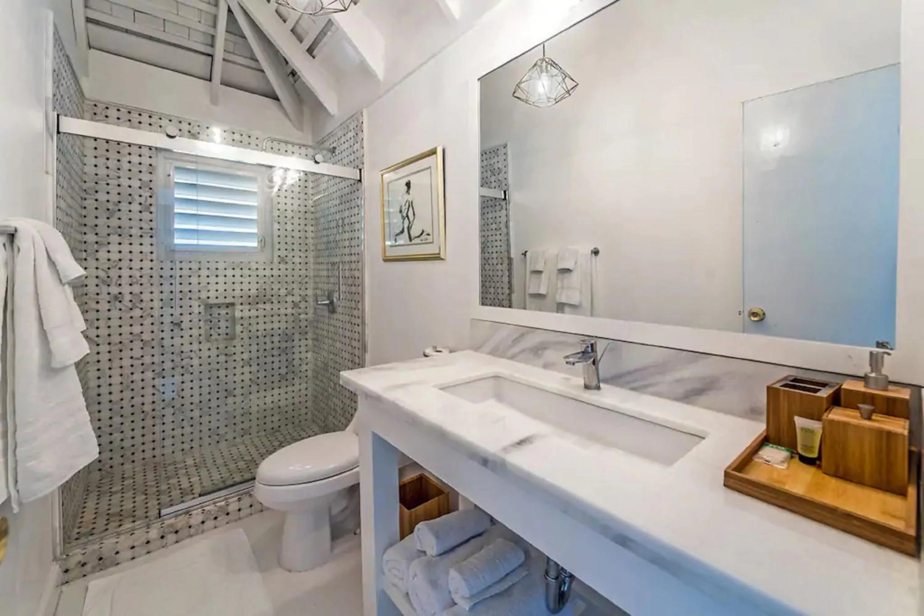 Bathroom in Magnificent 5-Bedroom Estate Villa, Sleeps 12