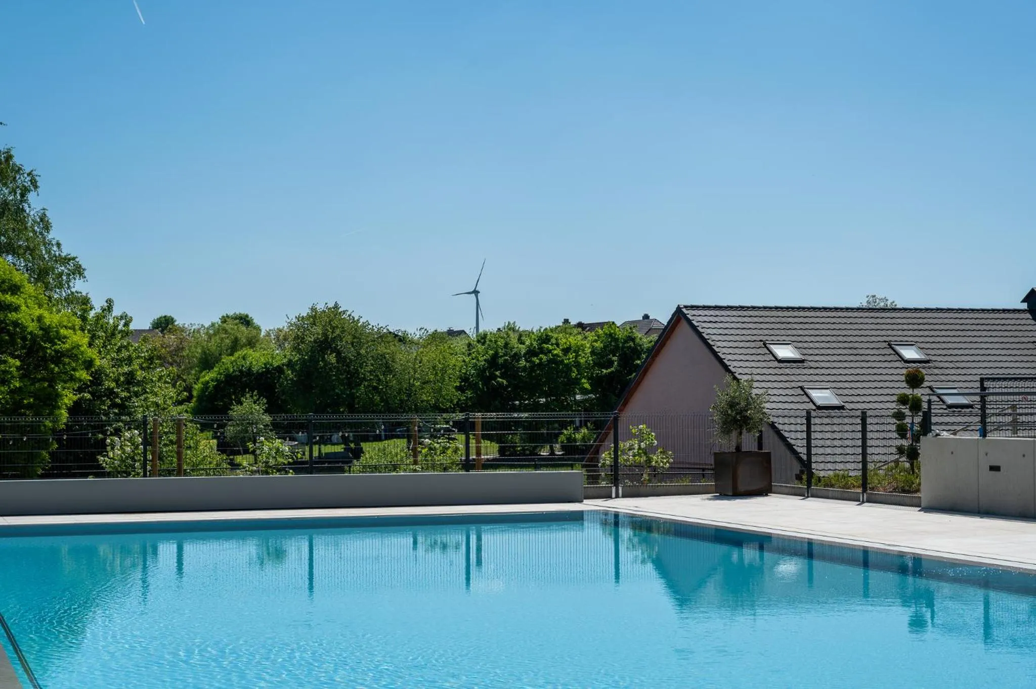Swimming pool in Holiday Park La Sapinière