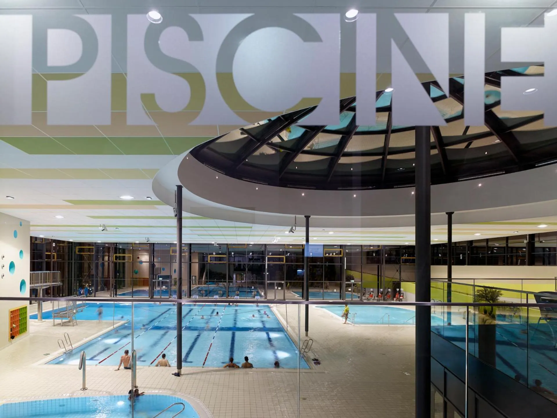 Swimming pool in Holiday Park La Sapinière