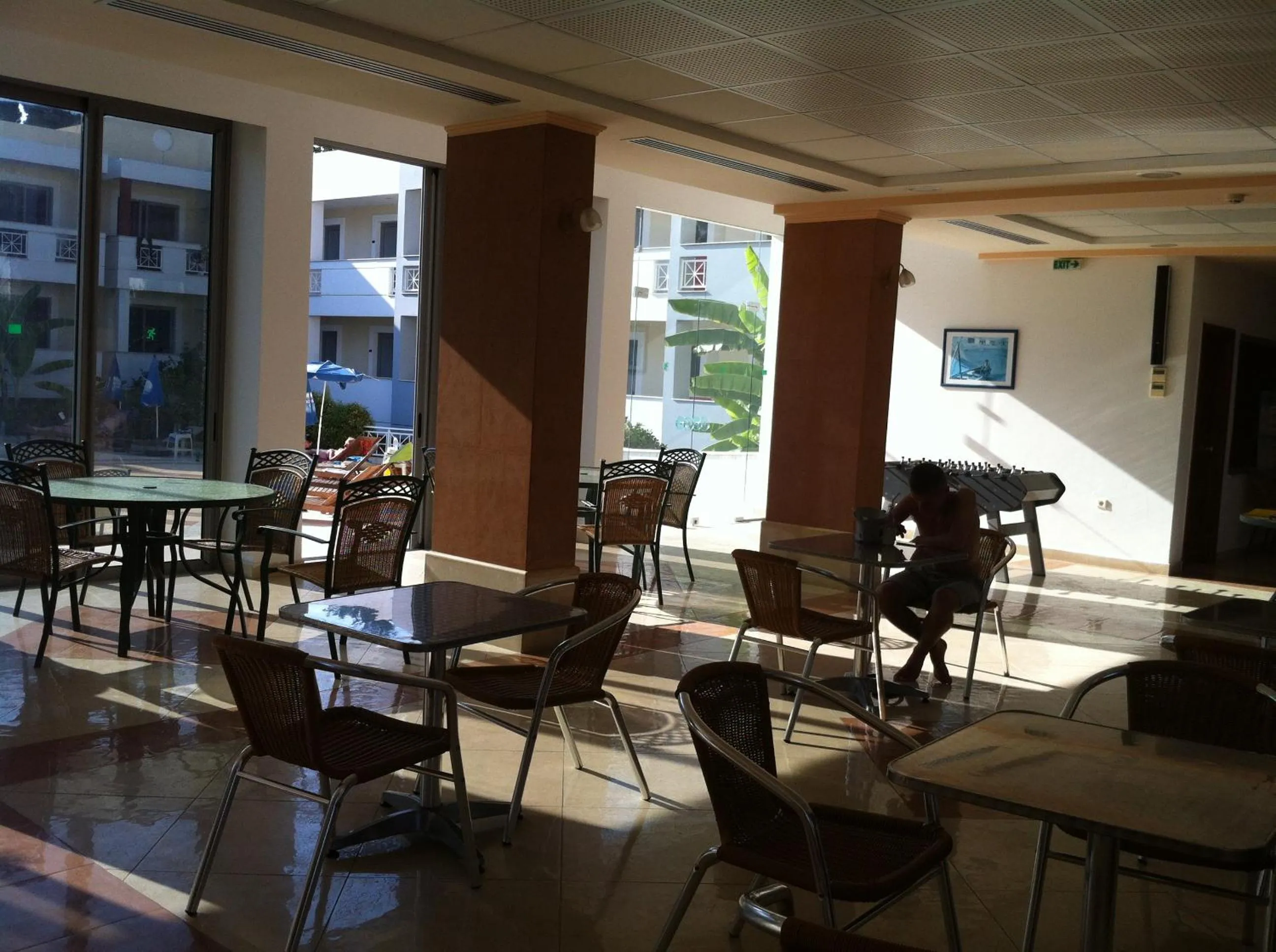 Communal lounge/ TV room in Olgas Paradise Apartments