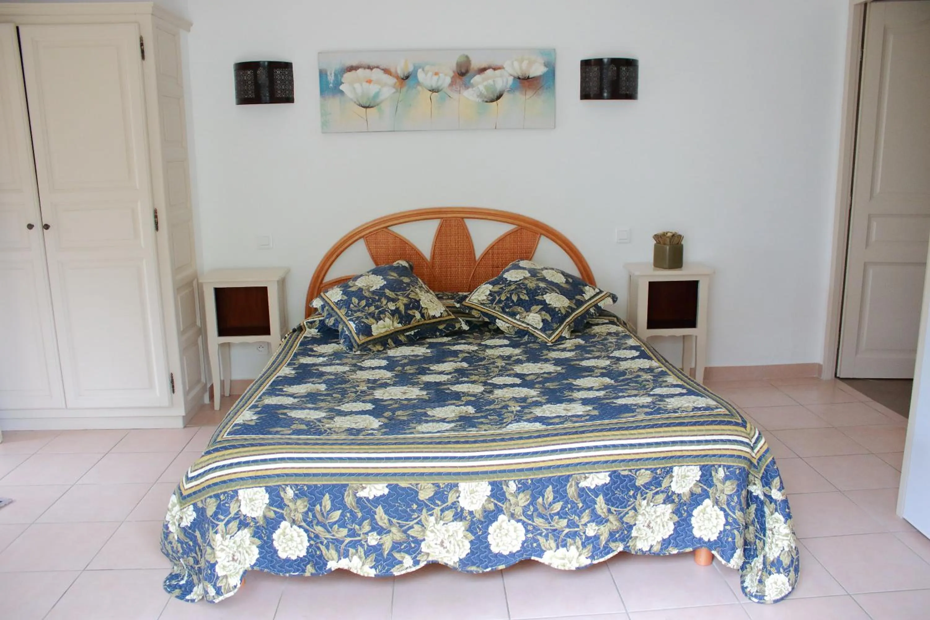 Bed in Domaine Le Clos des Oliviers