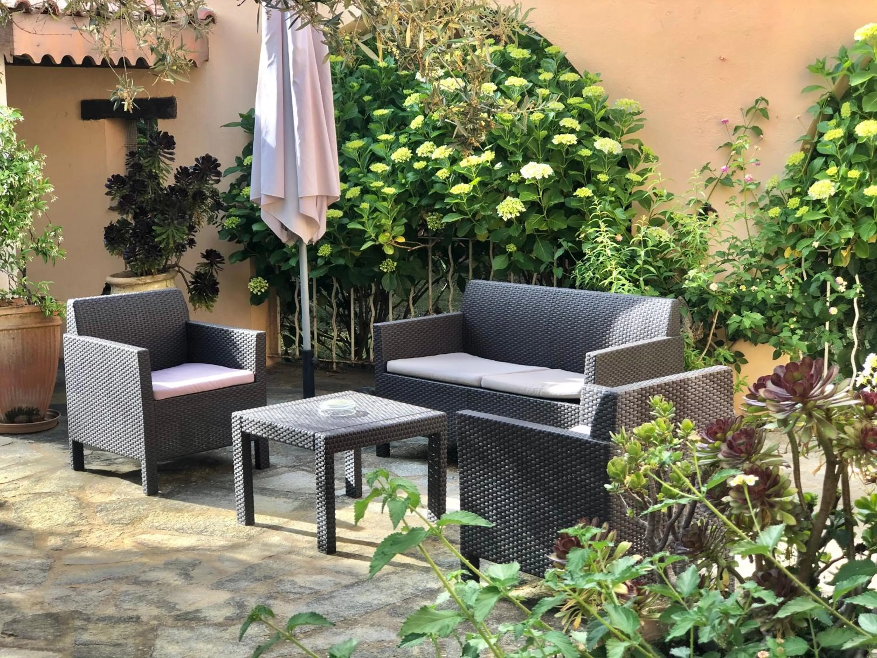 Patio in Domaine Le Clos des Oliviers