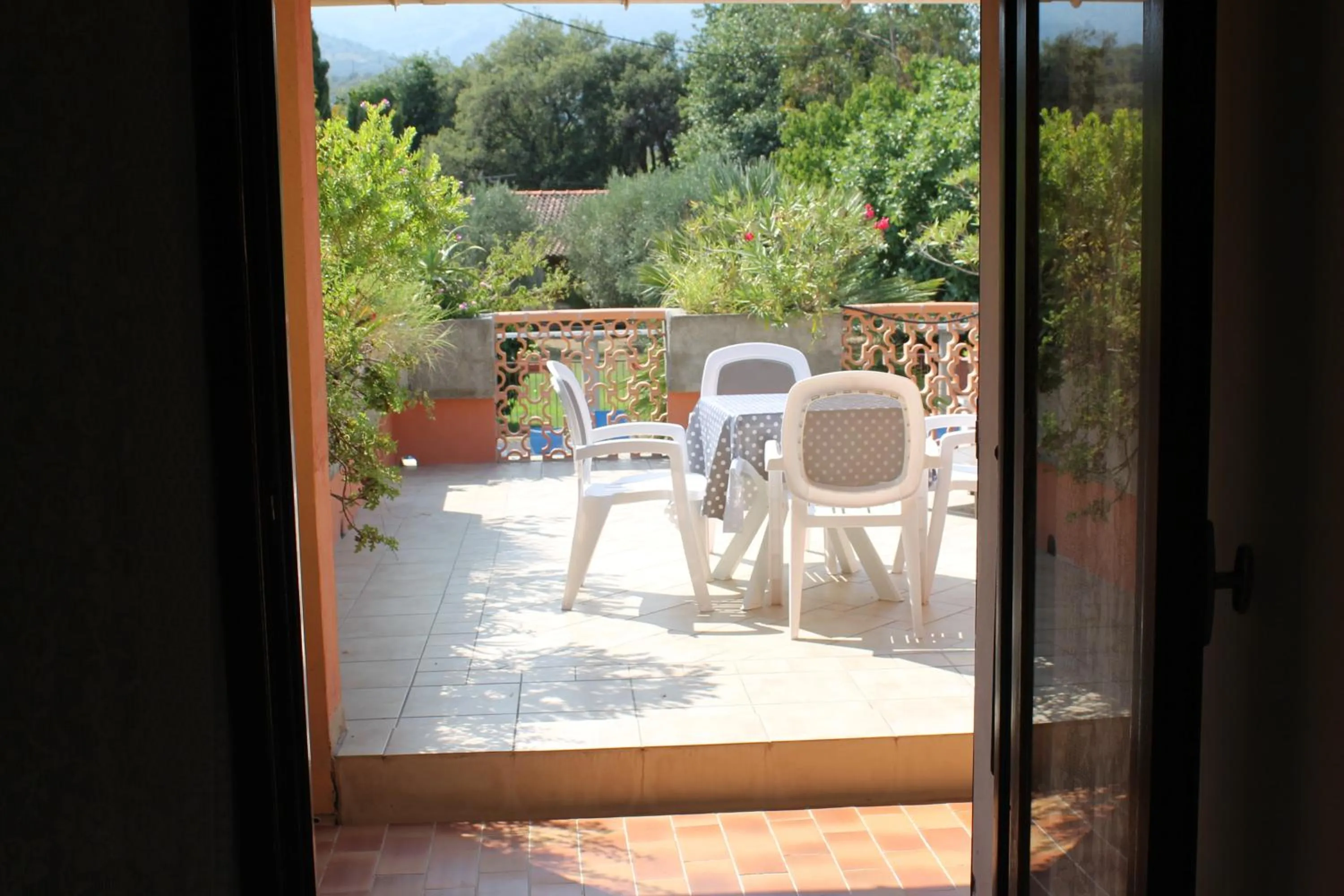 Patio in Domaine Le Clos des Oliviers