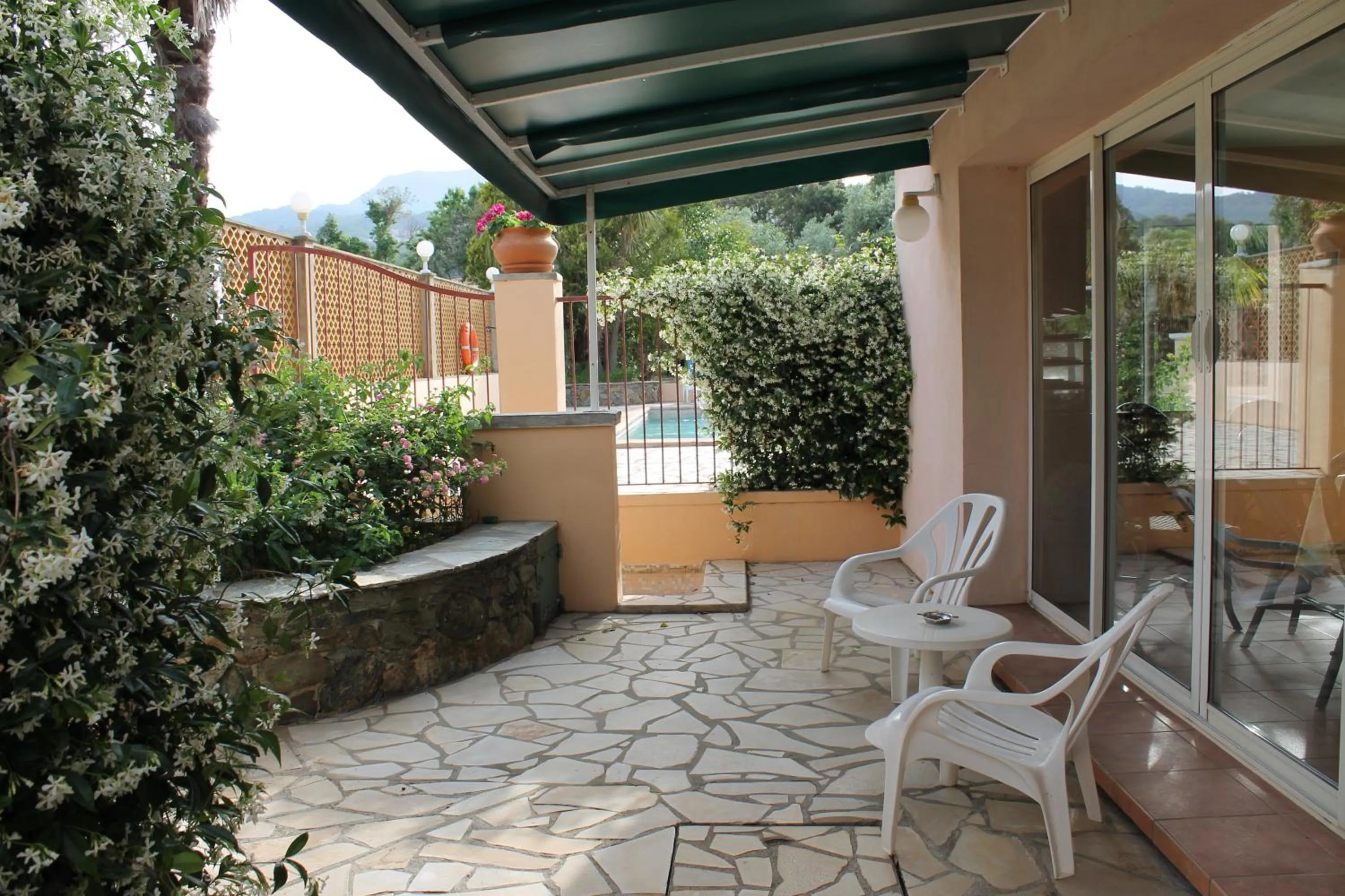 Swimming pool in Domaine Le Clos des Oliviers