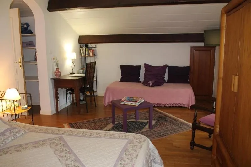 Photo of the whole room, Bed in Domaine Le Clos des Oliviers