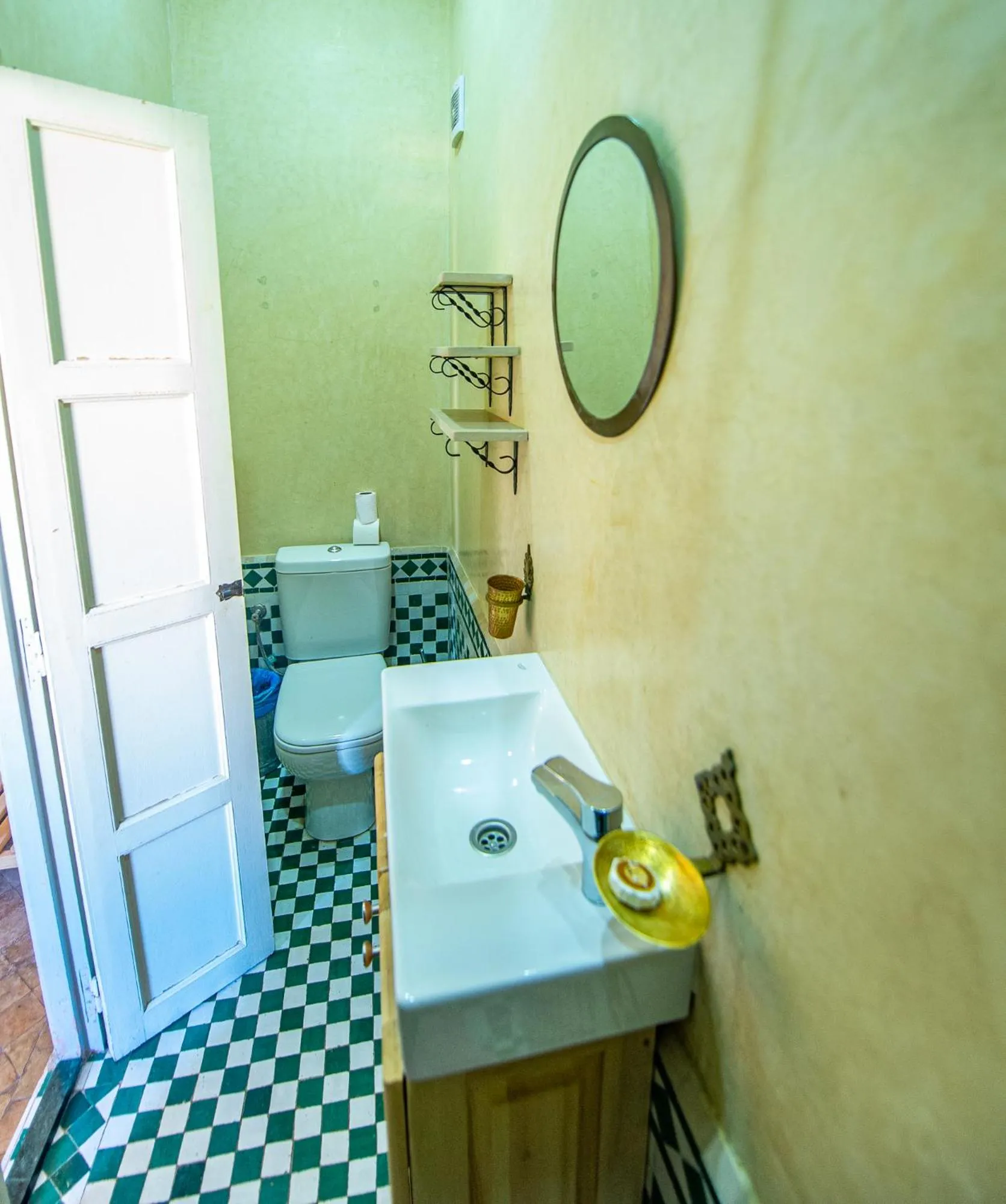 Toilet in KOUTOBIA ROYAL