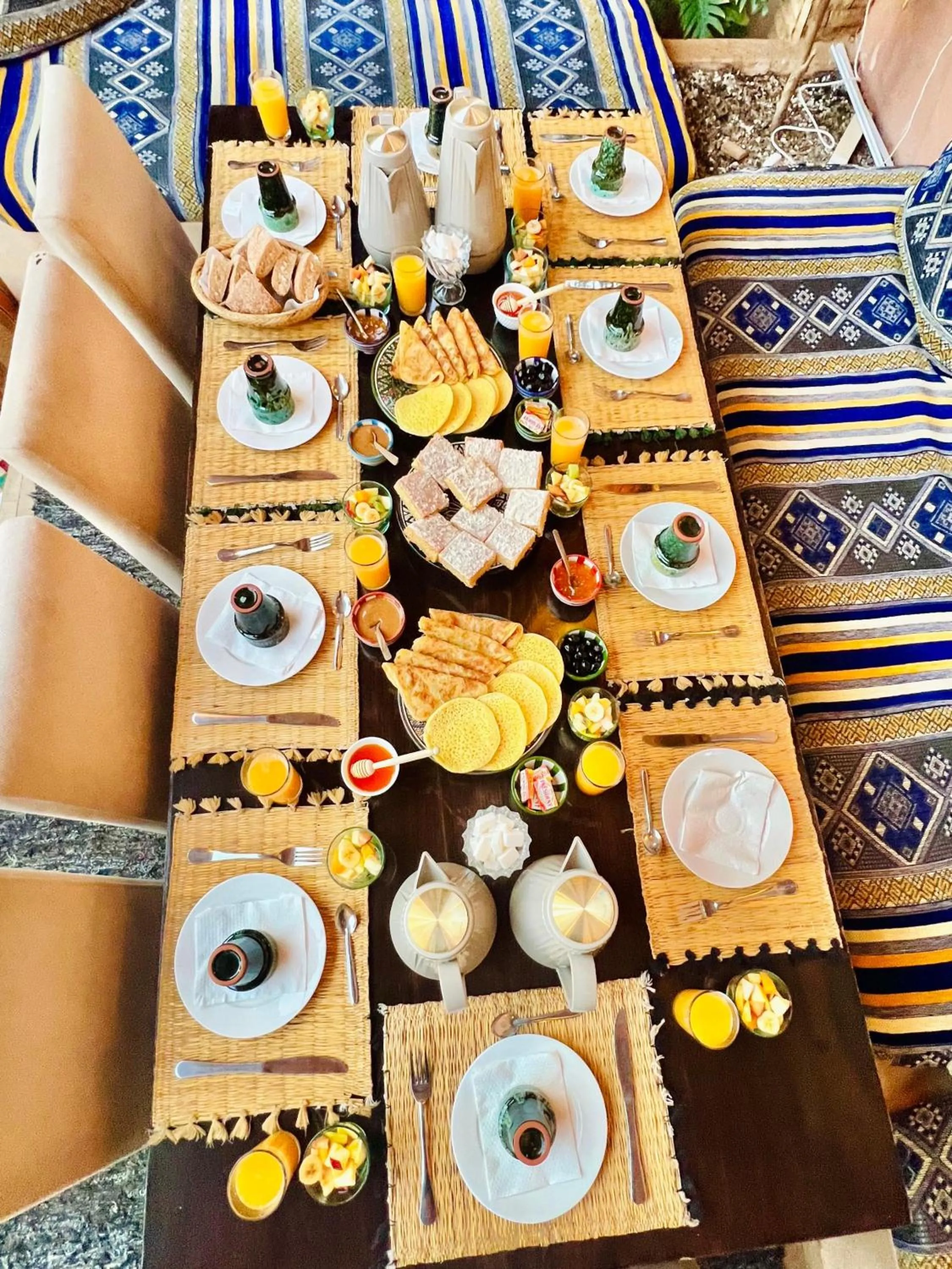 Restaurant/places to eat in KOUTOBIA ROYAL