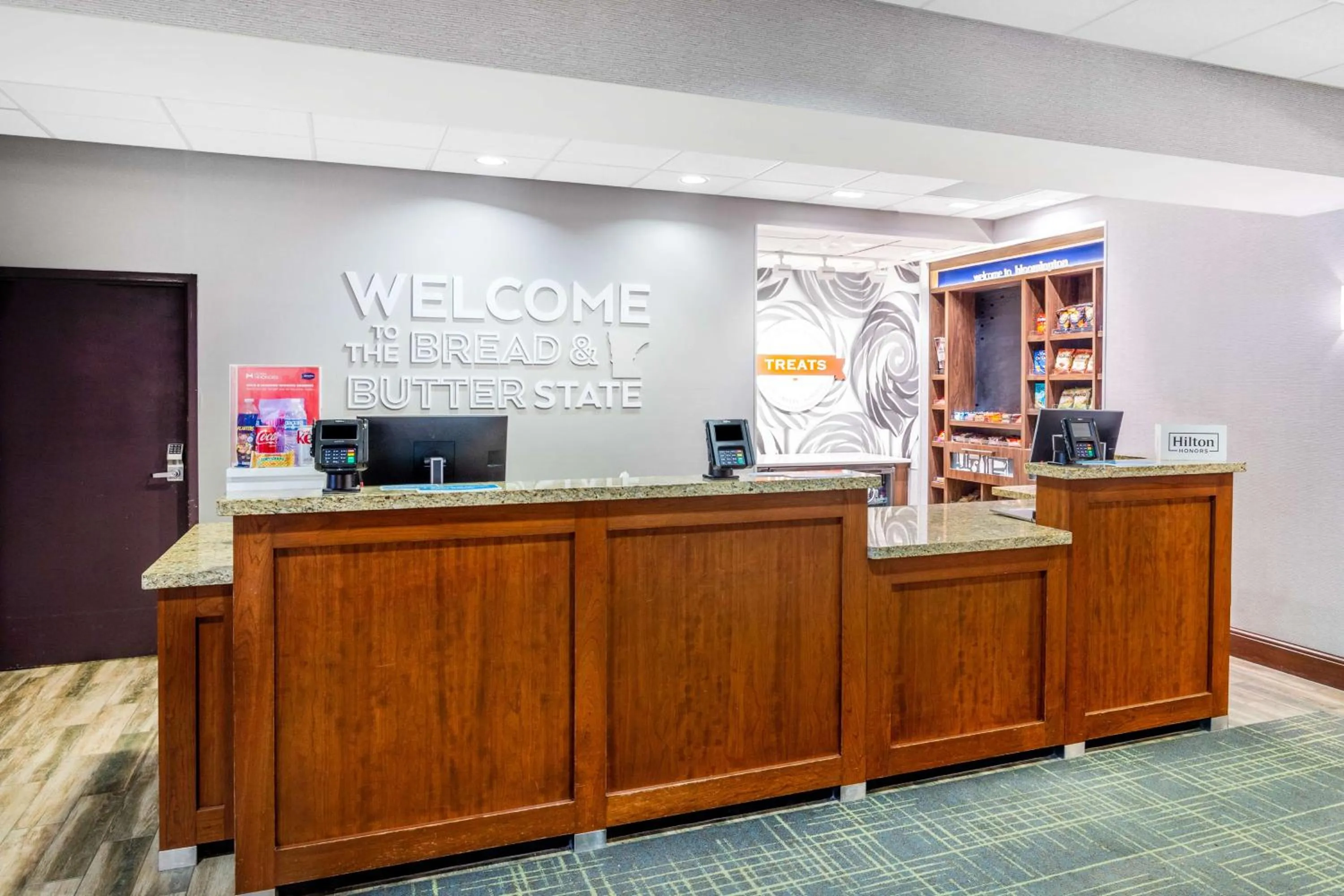 Lobby or reception in Hampton Inn & Suites Minneapolis St. Paul Airport - Mall of America