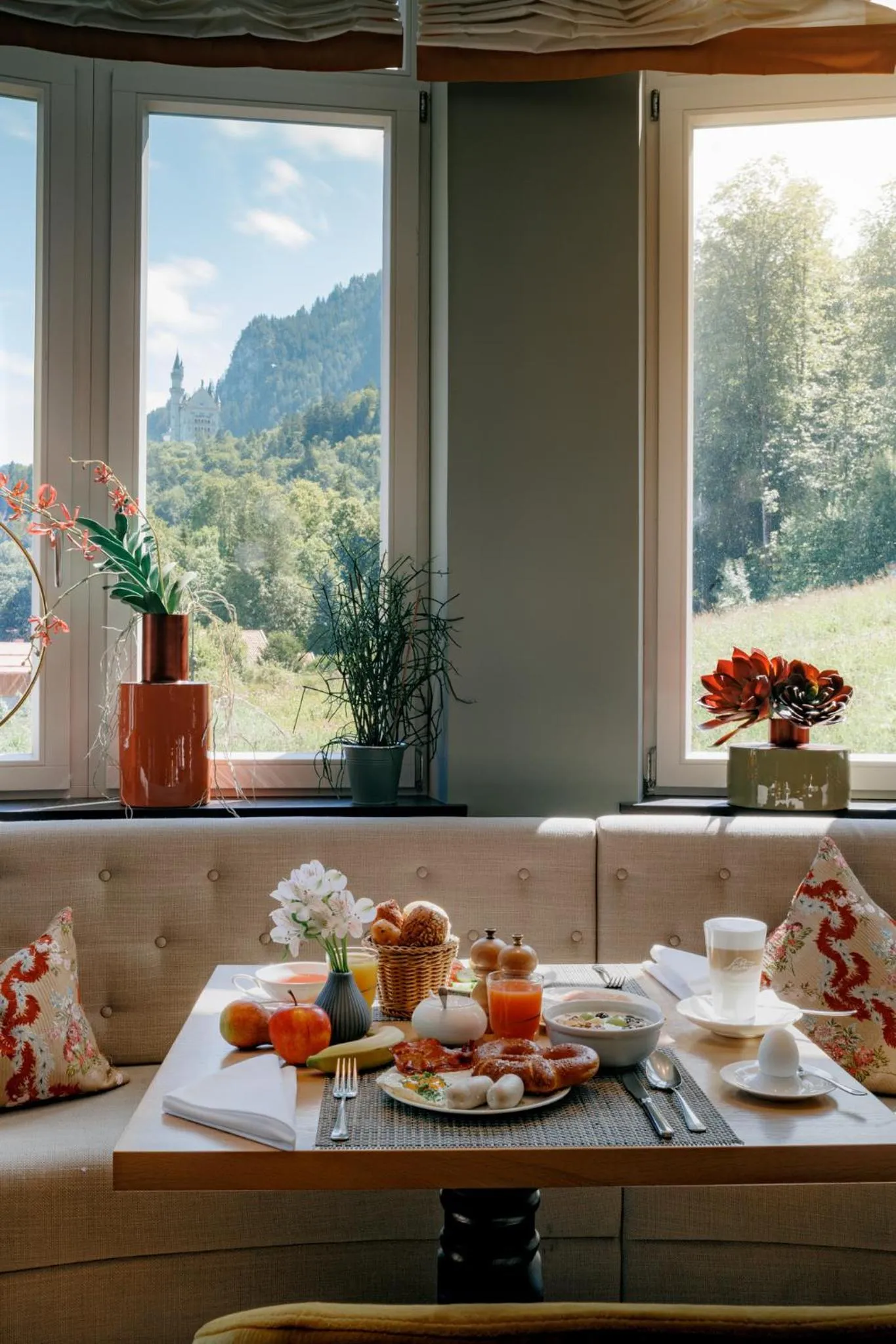 Breakfast in AMERON Neuschwanstein Alpsee Resort & Spa