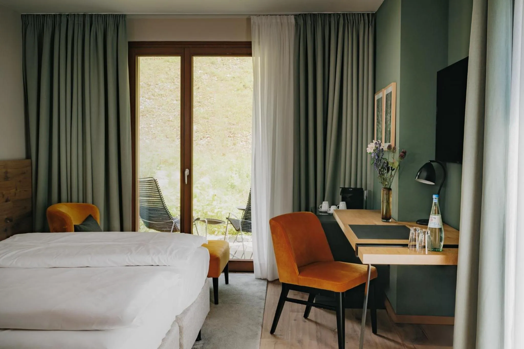 Bedroom, Bed in AMERON Neuschwanstein Alpsee Resort & Spa