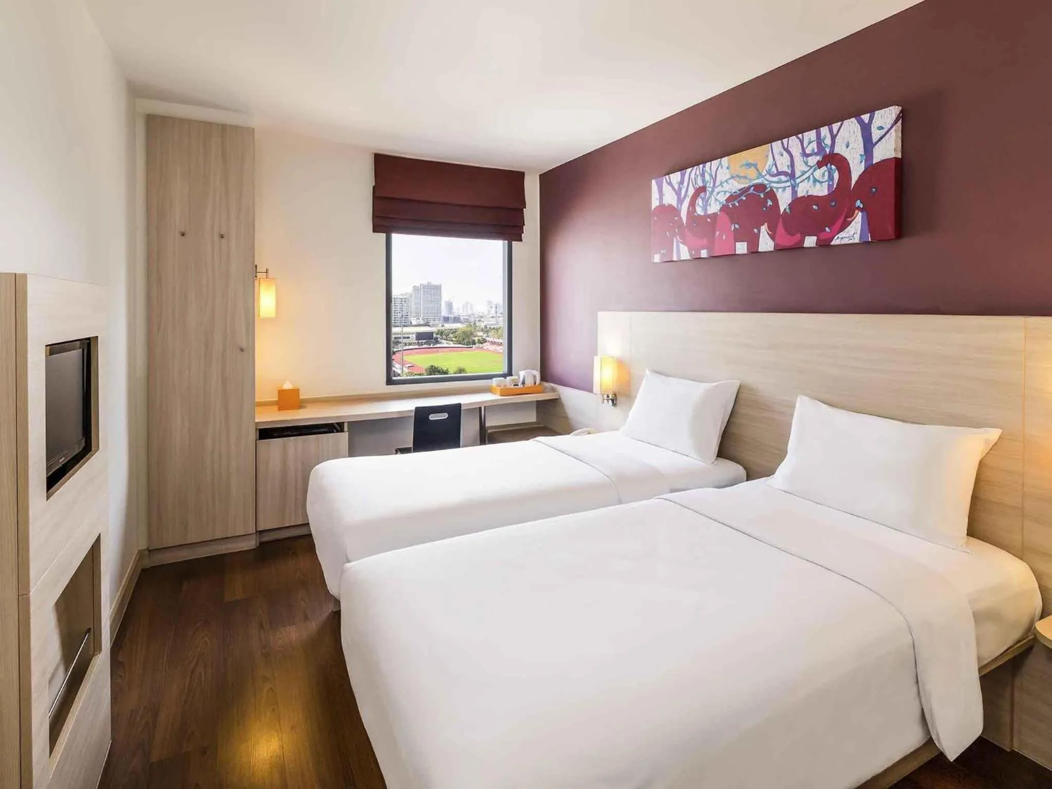 Bedroom, Bed in ibis Bangkok Siam