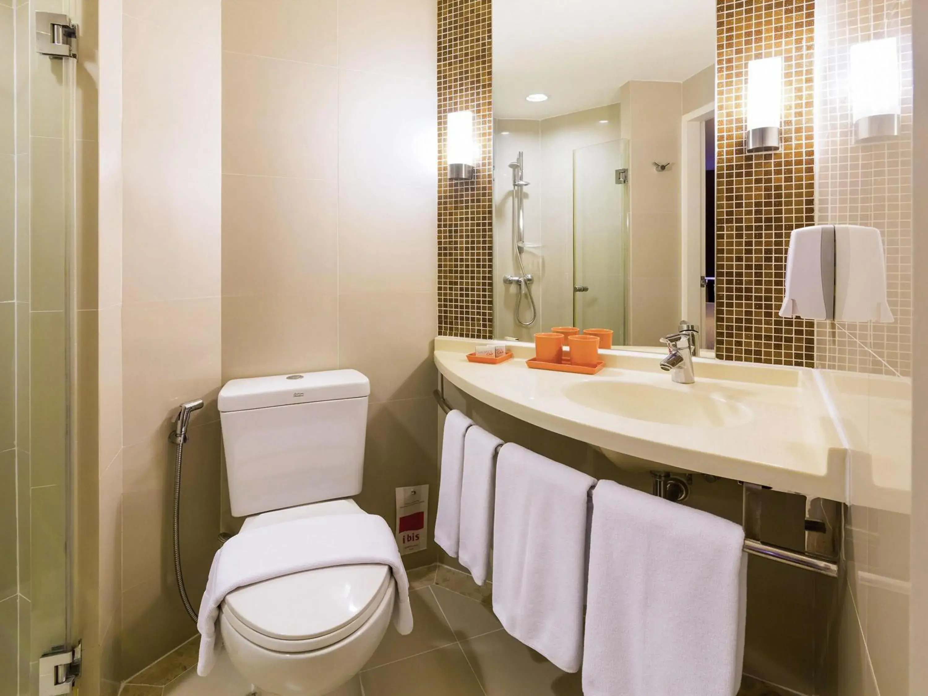 Standard Twin Room in ibis Bangkok Siam Standard Twin Room in ibis Bangkok Siam