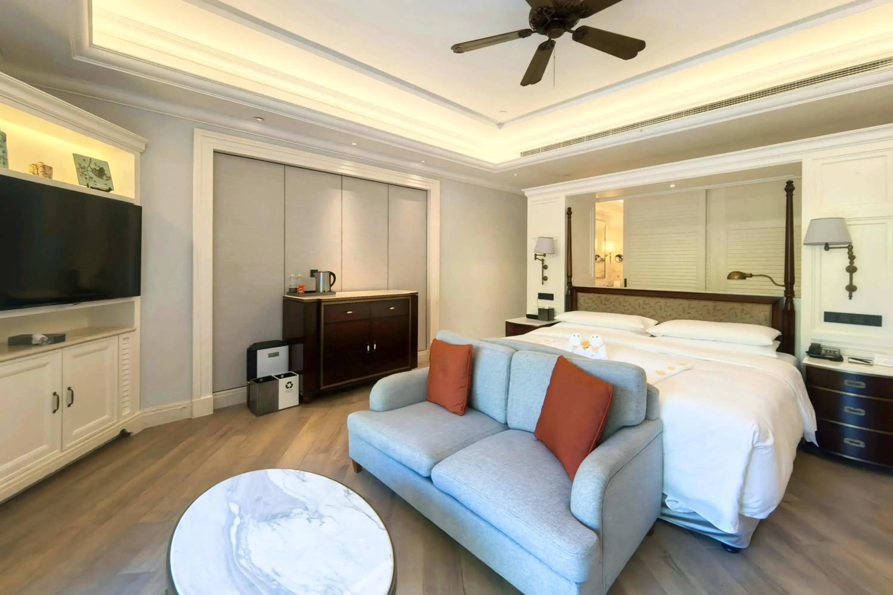 Seating area, Bed in JW Marriott Sanya Haitang Bay Resort & Spa